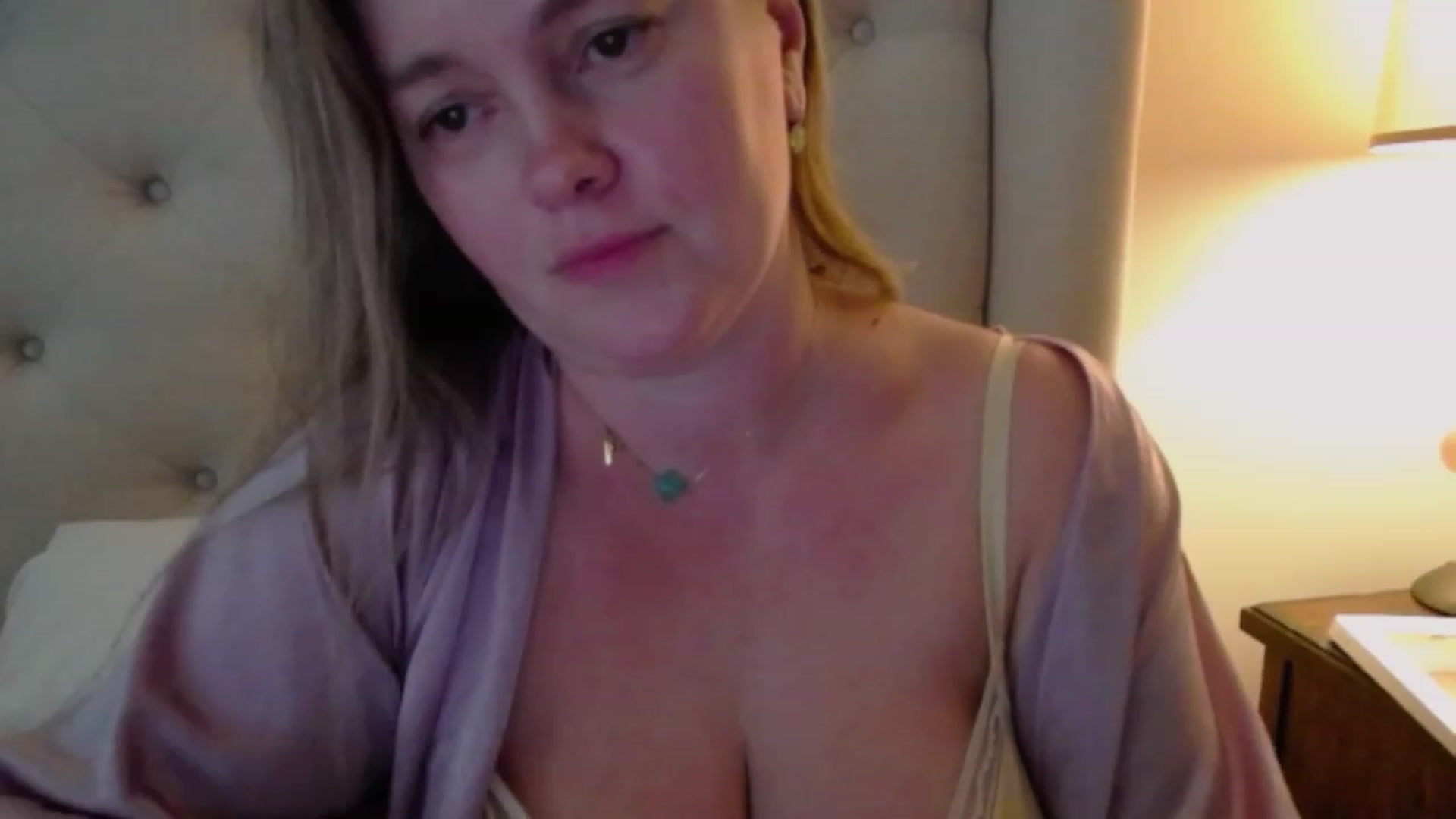 Gallery image thumbnail from J0llye's myfreecams stream on, 12/04/2023, 20:58 image 2 of 20