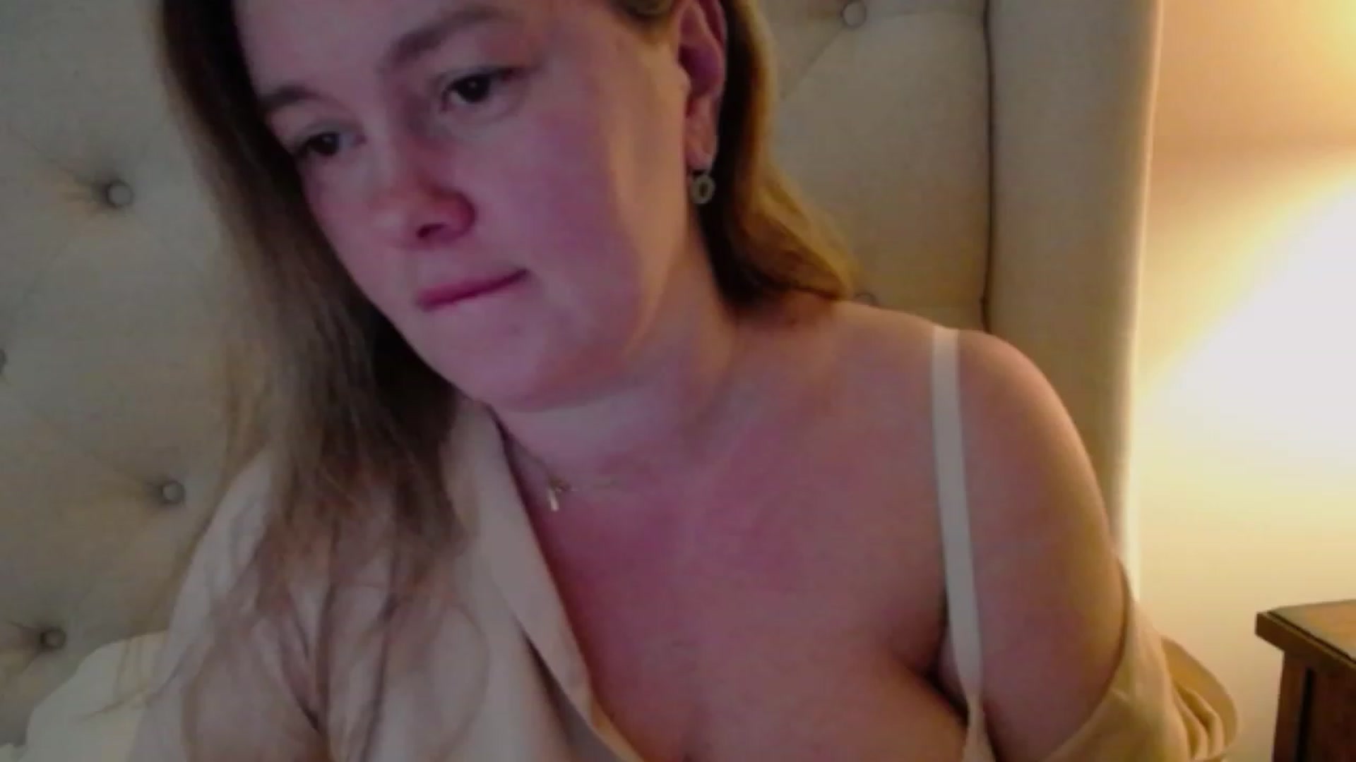Gallery image thumbnail from J0llye's myfreecams stream on, 12/06/2023, 20:54 image 4 of 20