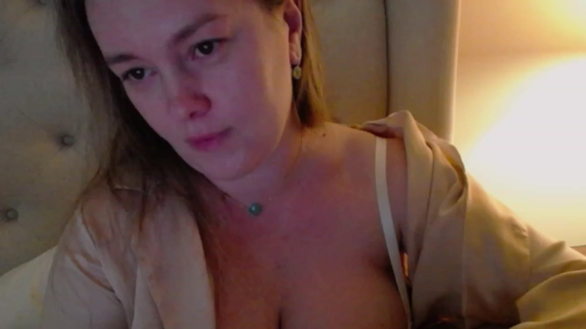 Gallery image thumbnail from J0llye's myfreecams stream on, 12/08/2023, 17:19 image 20 of 20