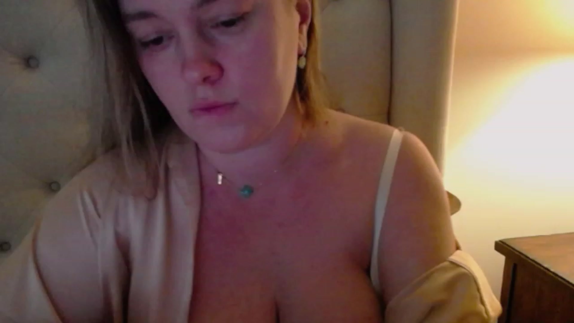 Gallery image thumbnail from J0llye's myfreecams stream on, 12/08/2023, 17:45 image 2 of 20