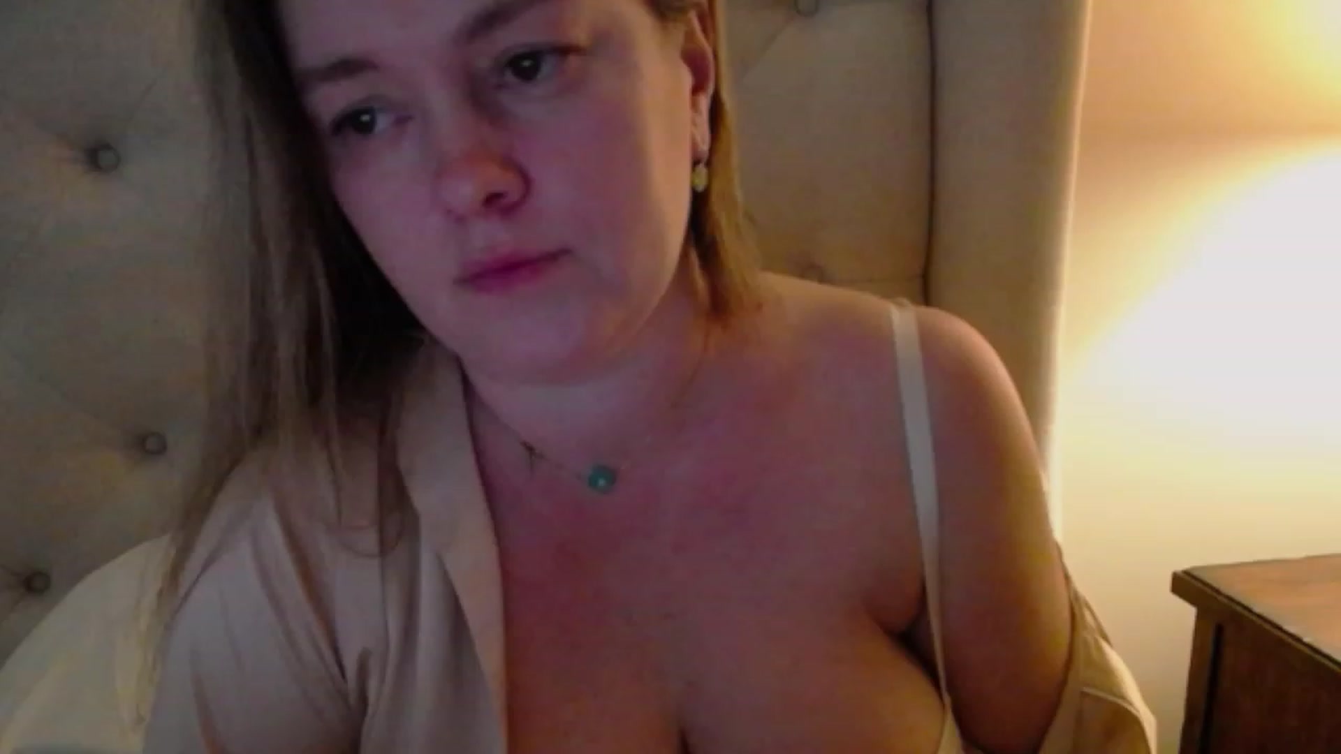 Gallery image thumbnail from J0llye's myfreecams stream on, 12/08/2023, 17:45 image 7 of 20