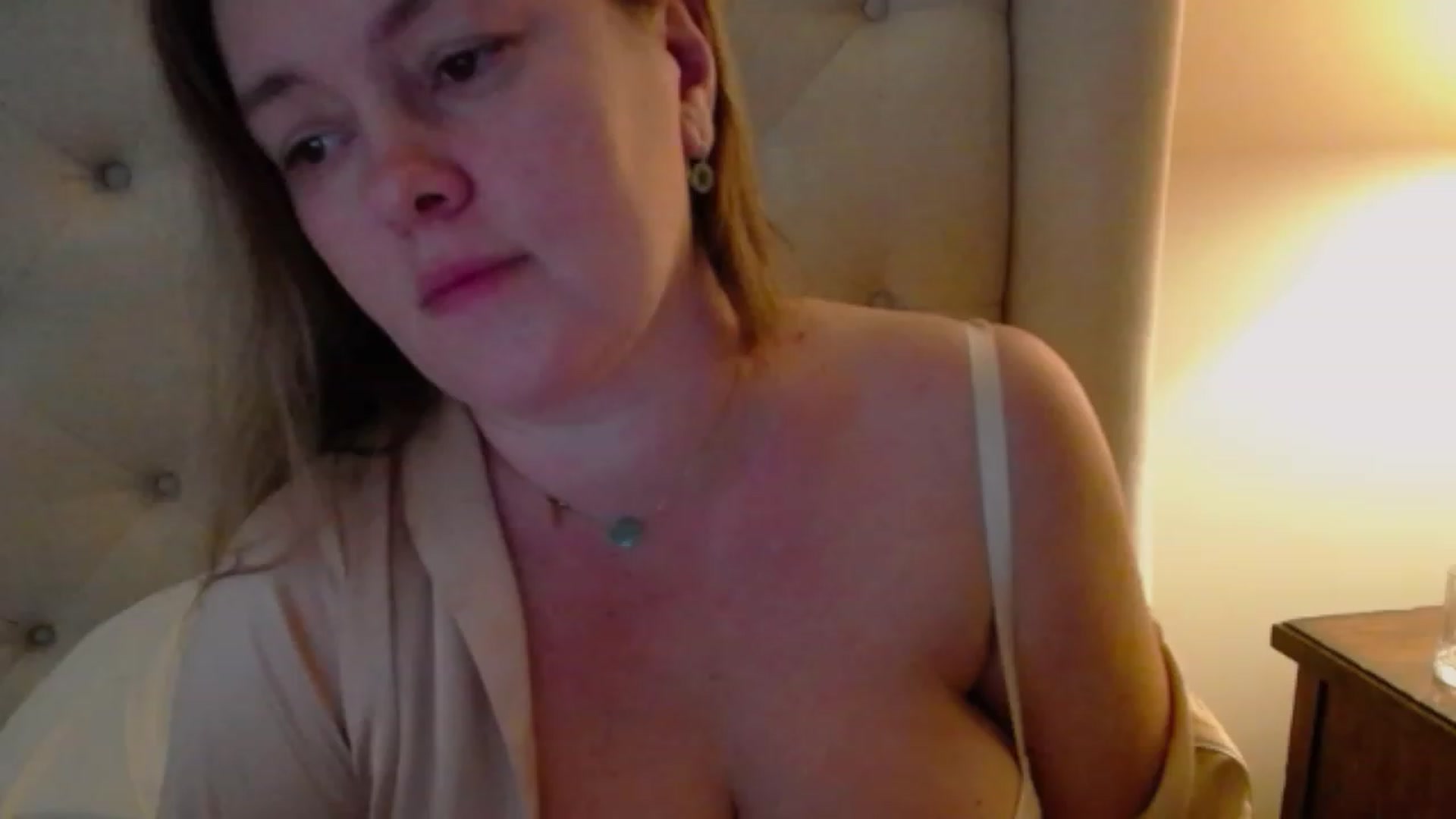 Gallery image thumbnail from J0llye's myfreecams stream on, 12/08/2023, 17:45 image 10 of 20