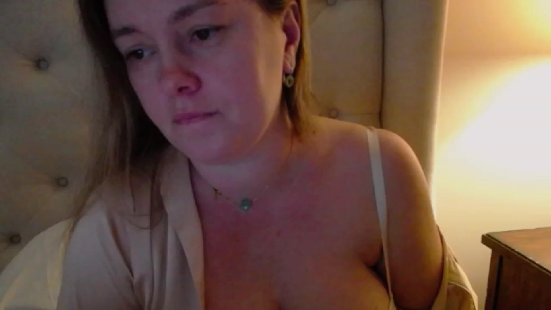 Gallery image thumbnail from J0llye's myfreecams stream on, 12/08/2023, 17:45 image 6 of 20
