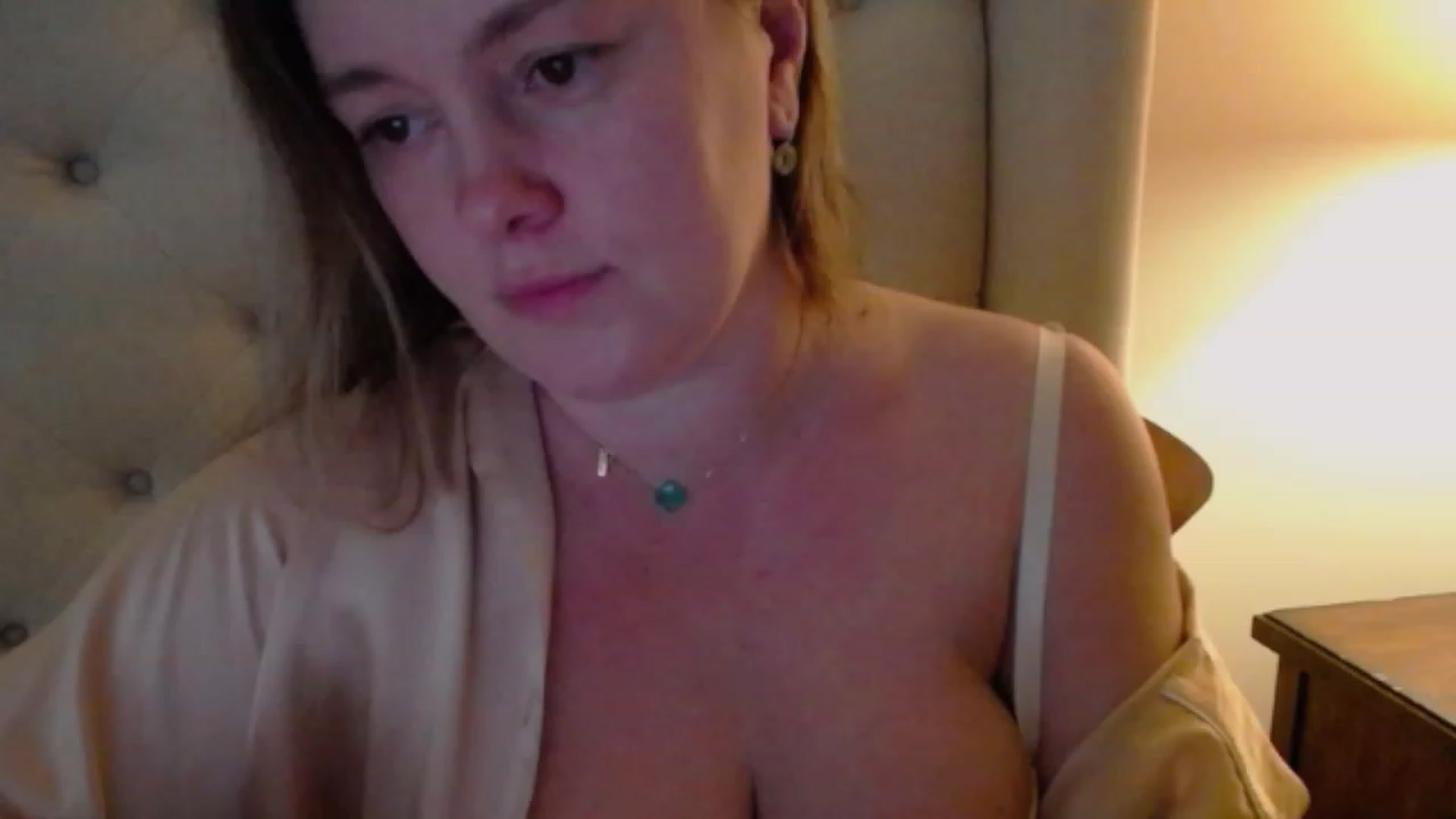 Gallery image thumbnail from J0llye's myfreecams stream on, 12/08/2023, 17:45 image 1 of 20