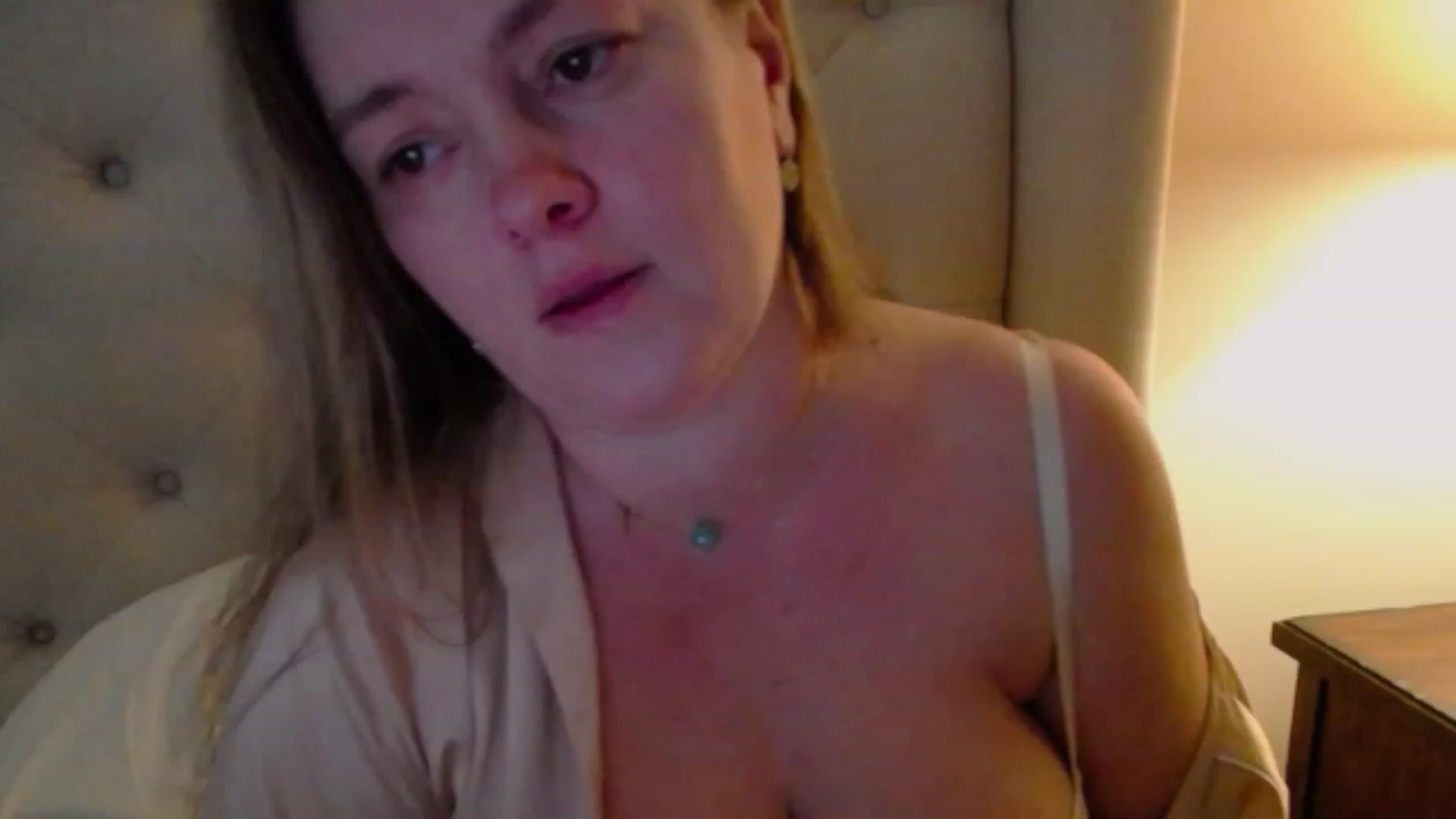 Gallery image thumbnail from J0llye's myfreecams stream on, 12/08/2023, 17:45 image 8 of 20