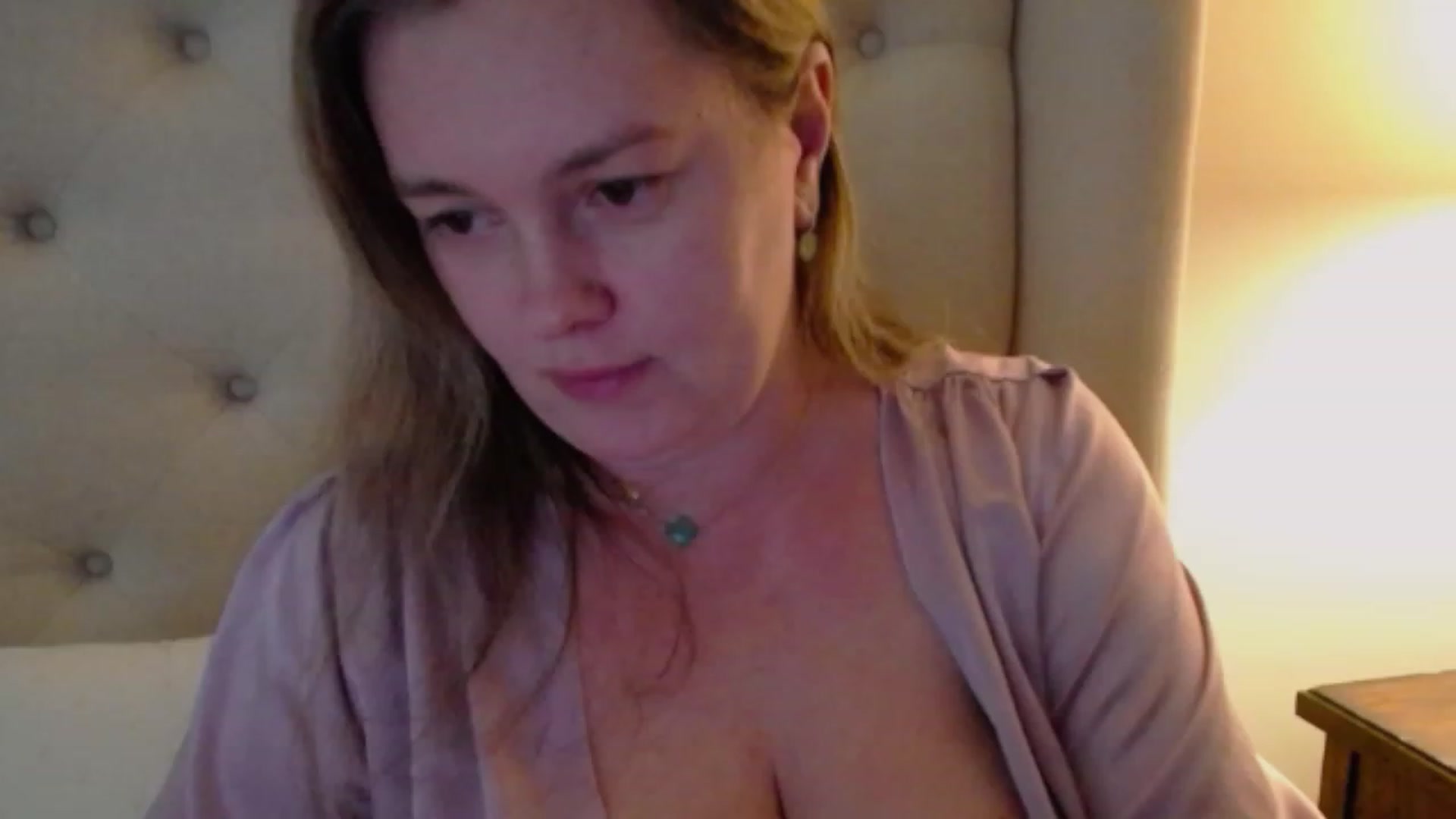 Gallery image thumbnail from J0llye's myfreecams stream on, 12/10/2023, 21:31 image 12 of 20