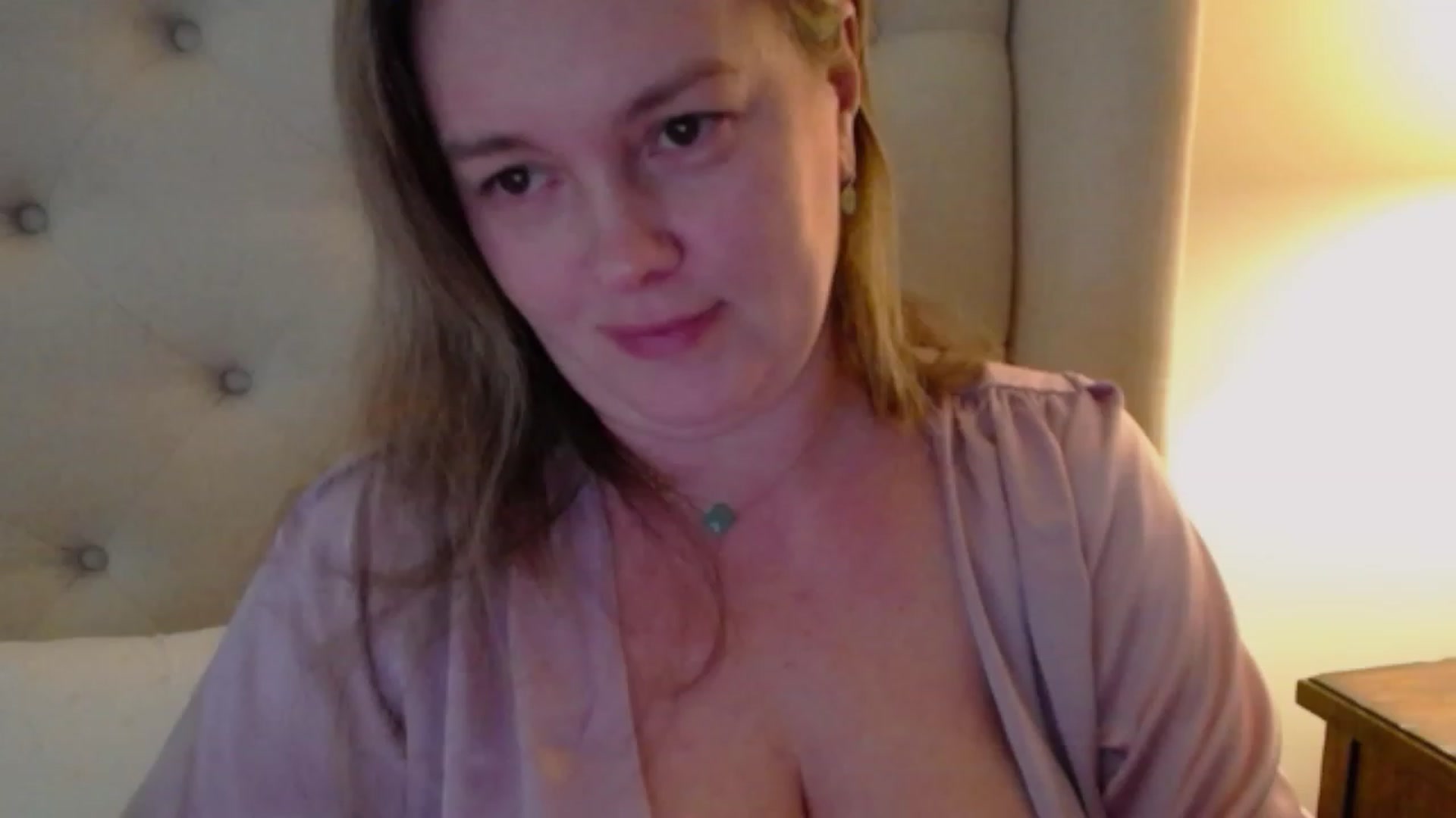 Gallery image thumbnail from J0llye's myfreecams stream on, 12/10/2023, 21:31 image 11 of 20