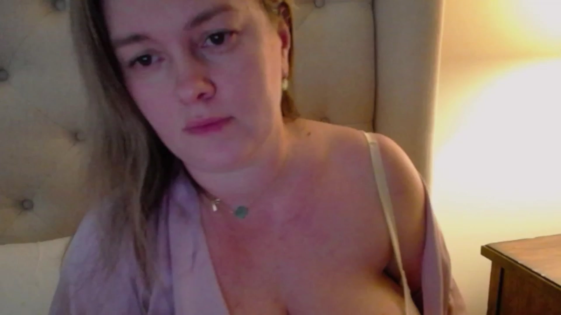 Gallery image thumbnail from J0llye's myfreecams stream on, 12/10/2023, 21:31 image 18 of 20