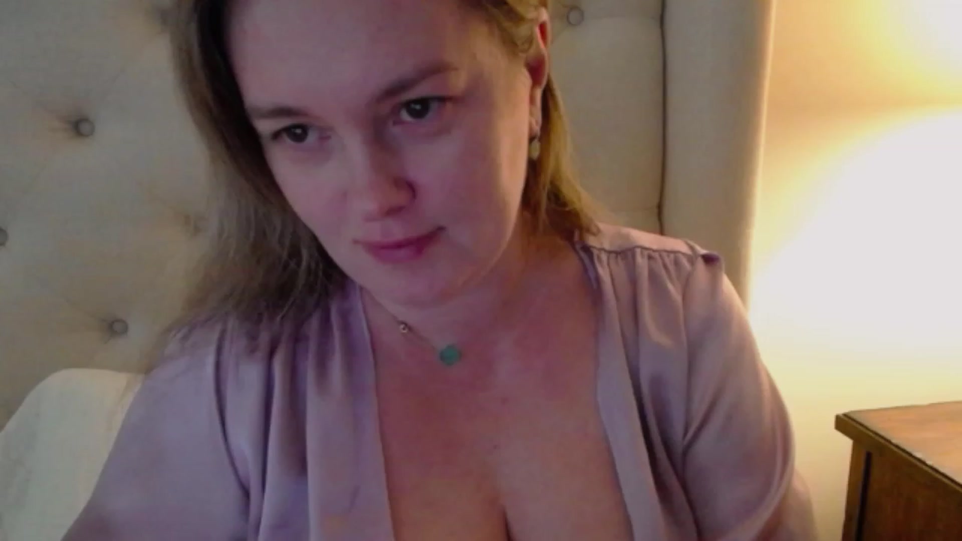 Gallery image thumbnail from J0llye's myfreecams stream on, 12/10/2023, 21:31 image 2 of 20