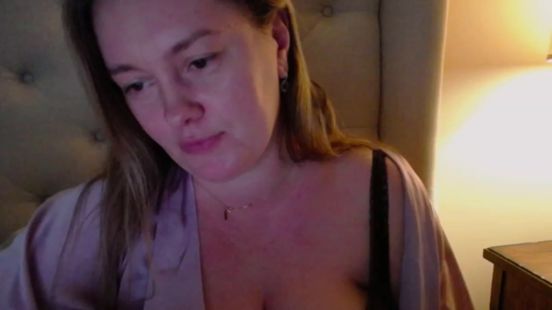 Gallery image thumbnail from J0llye's myfreecams stream on, 12/12/2023, 20:50 image 14 of 20