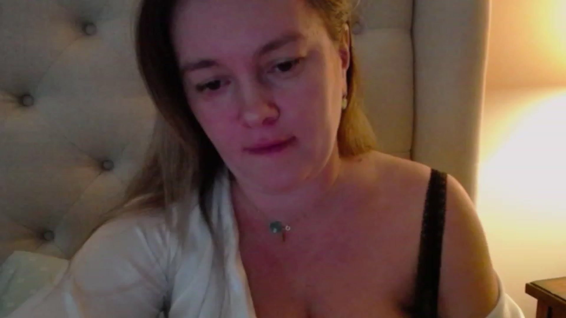 Gallery image thumbnail from J0llye's myfreecams stream on, 12/13/2023, 17:48 image 18 of 20