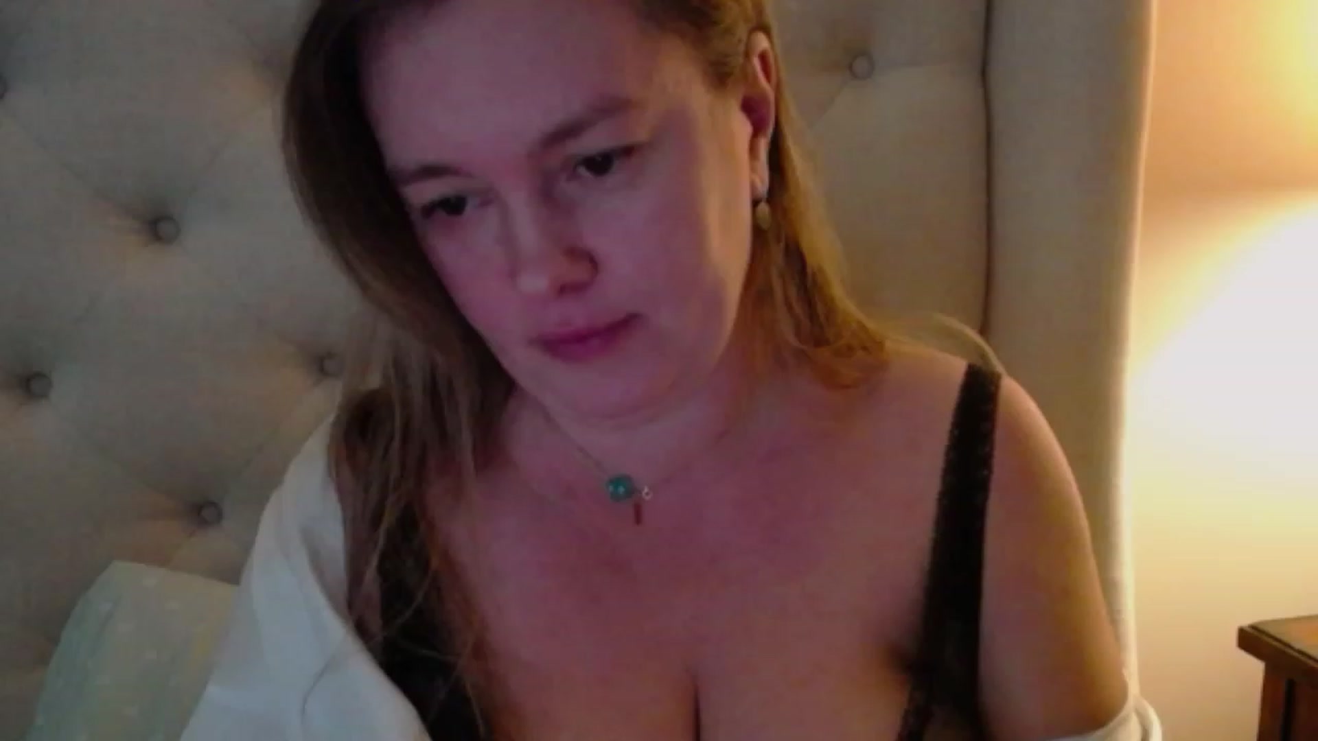 Gallery image thumbnail from J0llye's myfreecams stream on, 12/13/2023, 17:48 image 4 of 20