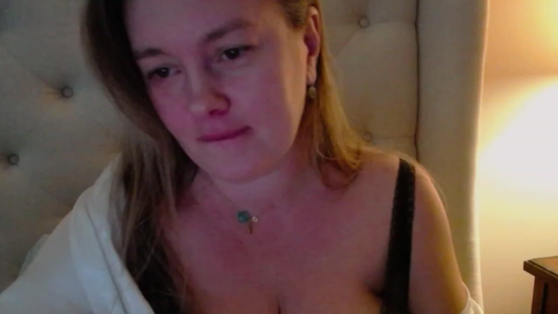 Gallery image thumbnail from J0llye's myfreecams stream on, 12/13/2023, 17:48 image 8 of 20