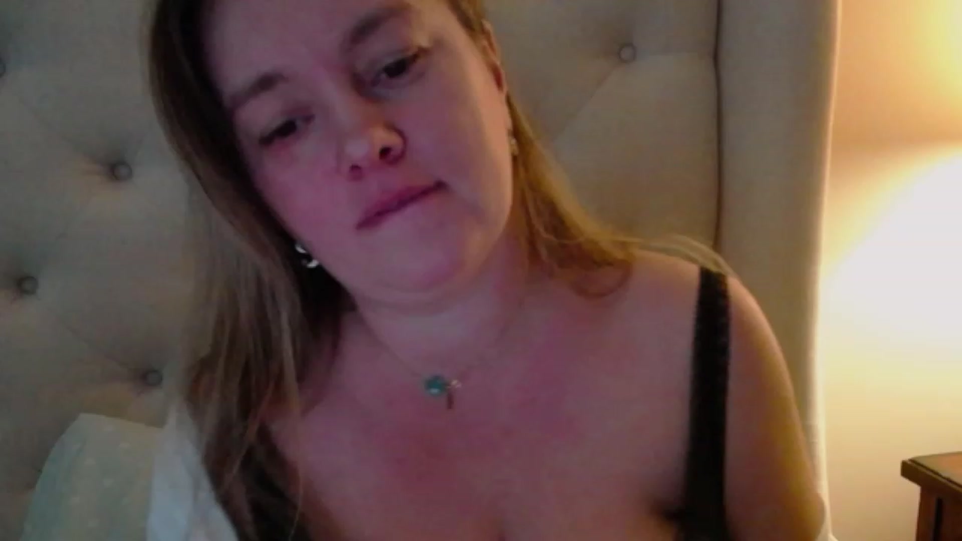 Gallery image thumbnail from J0llye's myfreecams stream on, 12/13/2023, 17:48 image 6 of 20