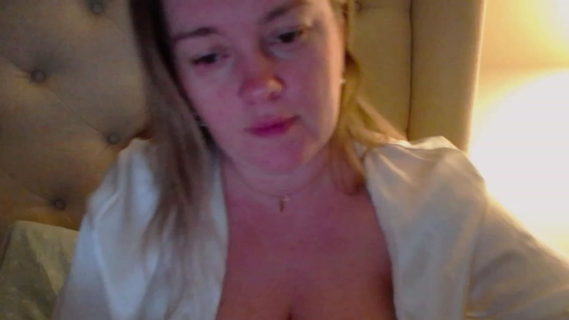 Gallery image thumbnail from J0llye's myfreecams stream on, 12/15/2023, 04:25 image 7 of 20