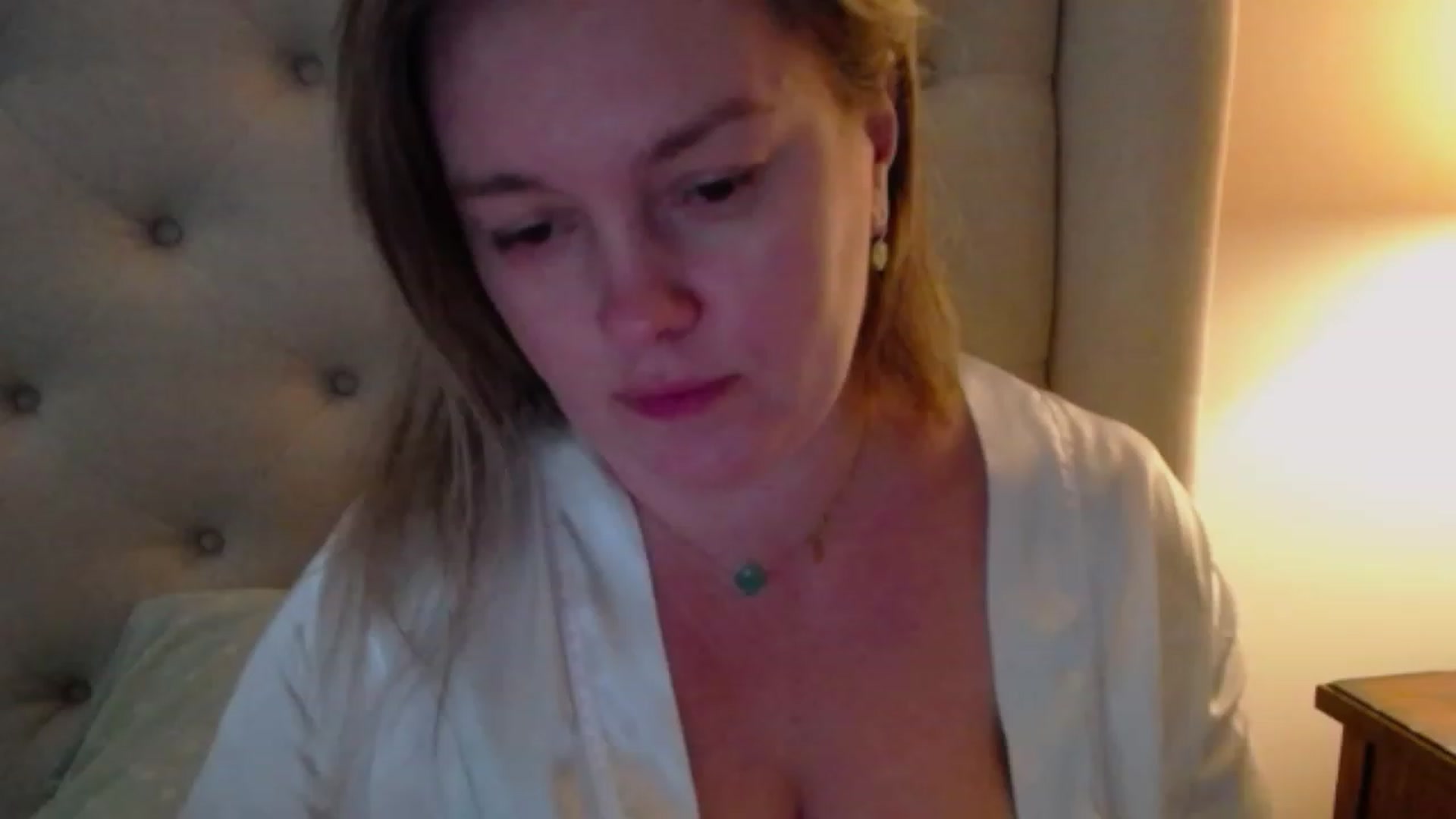 Gallery image thumbnail from J0llye's myfreecams stream on, 12/15/2023, 20:20 image 3 of 20