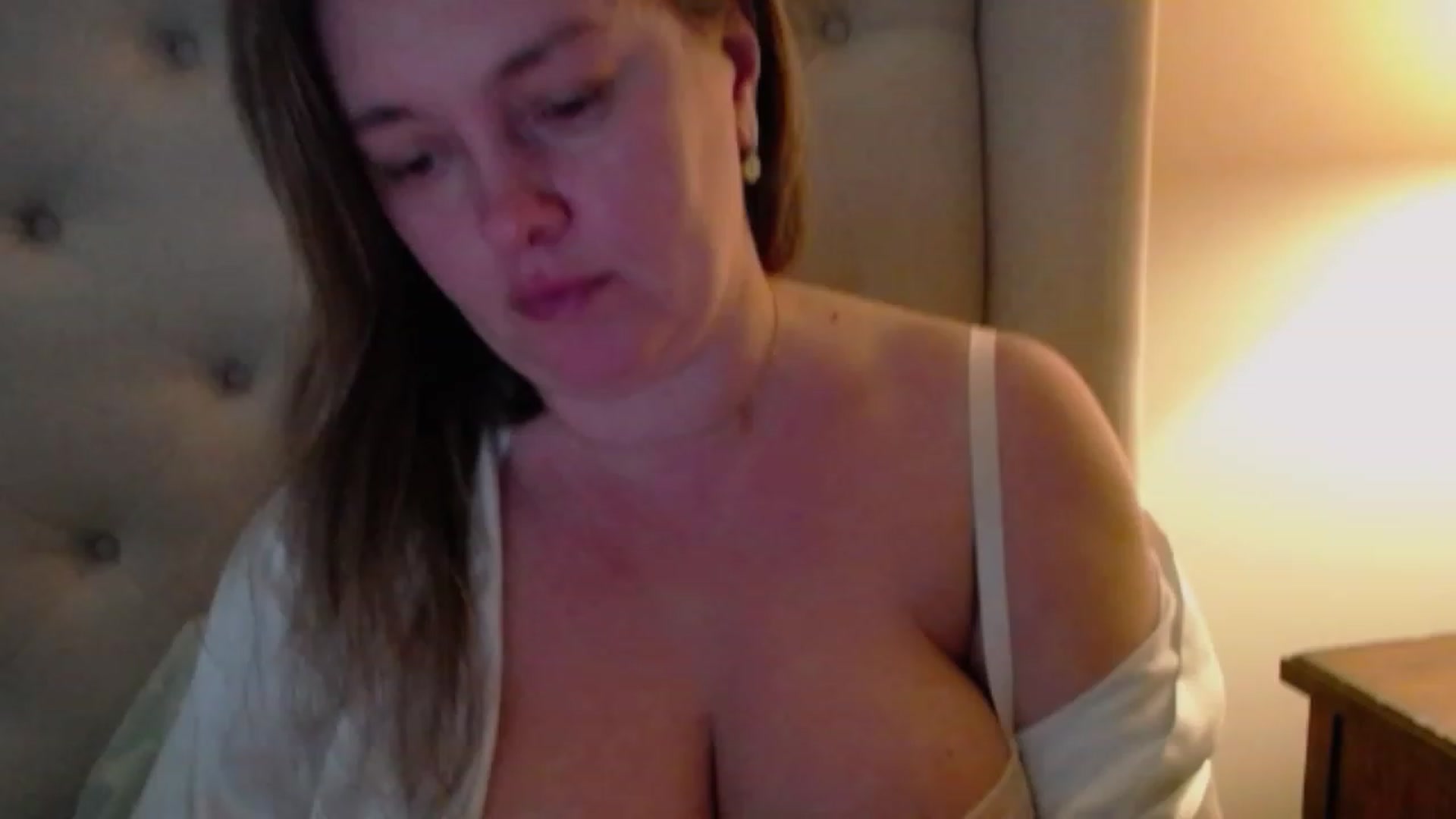 Gallery image thumbnail from J0llye's myfreecams stream on, 12/17/2023, 21:02 image 7 of 20
