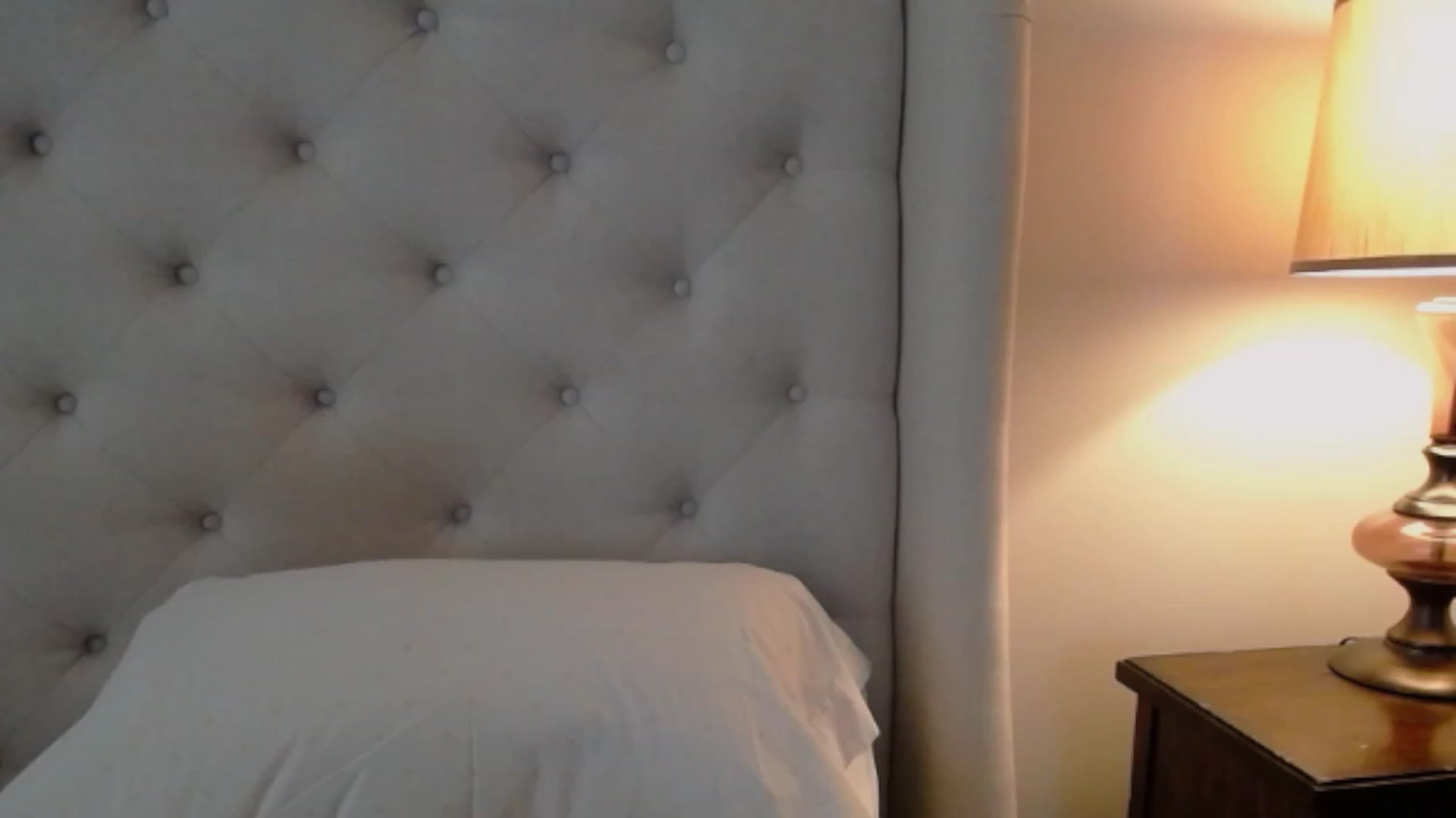 Gallery image thumbnail from J0llye's myfreecams stream on, 12/18/2023, 20:41 image 8 of 20