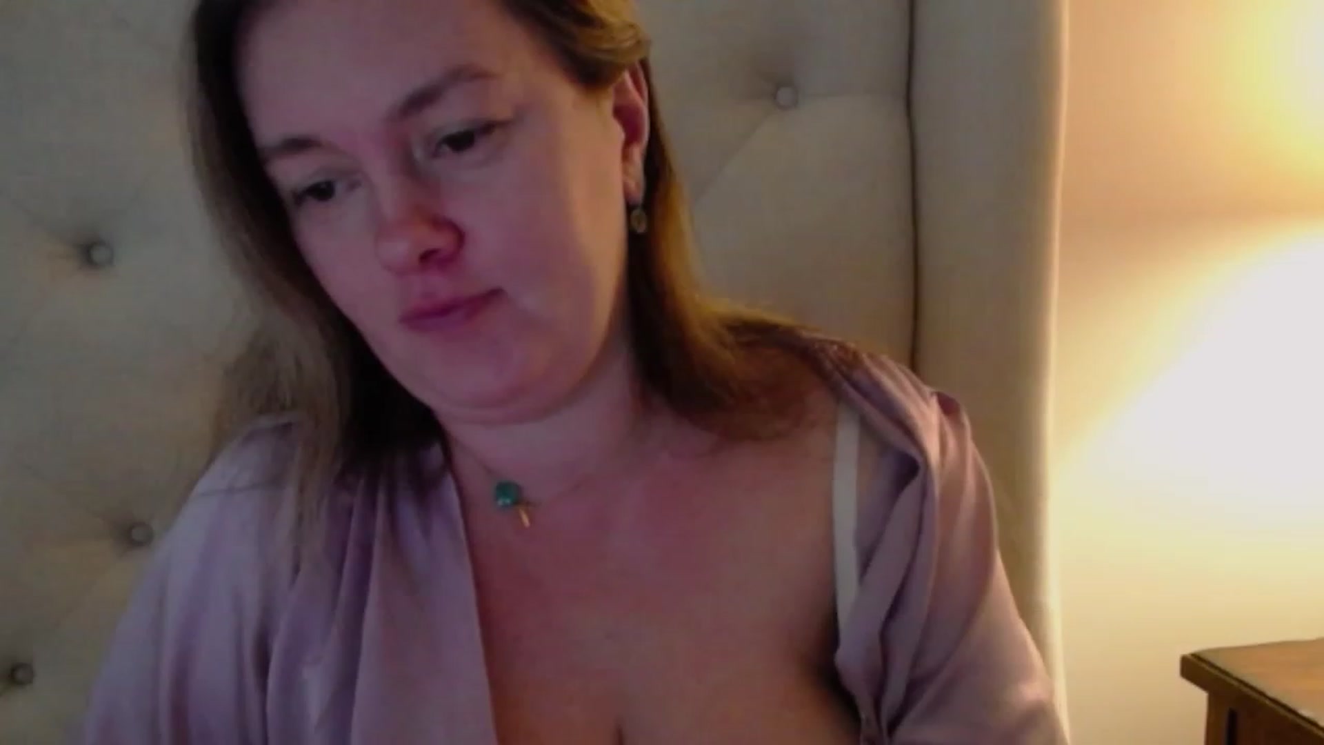 Gallery image thumbnail from J0llye's myfreecams stream on, 12/19/2023, 17:32 image 12 of 20