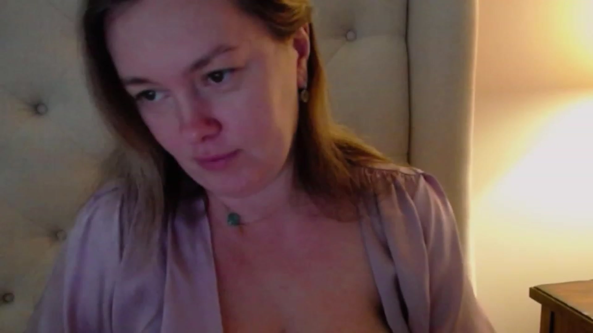 Gallery image thumbnail from J0llye's myfreecams stream on, 12/19/2023, 17:32 image 17 of 20