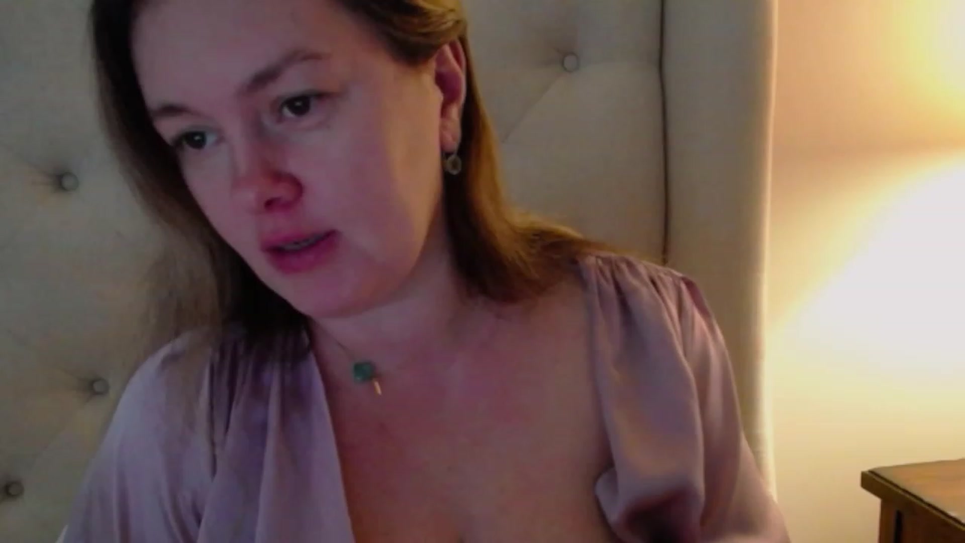 Gallery image thumbnail from J0llye's myfreecams stream on, 12/19/2023, 17:32 image 2 of 20
