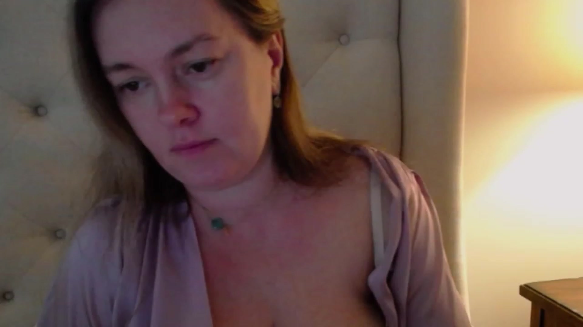 Gallery image thumbnail from J0llye's myfreecams stream on, 12/19/2023, 17:32 image 8 of 20