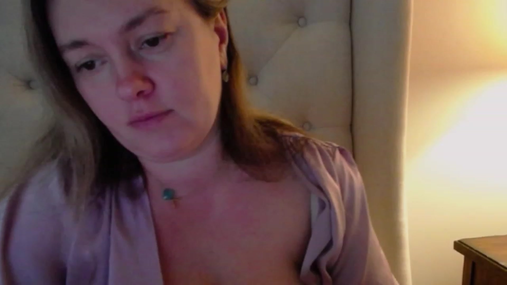 Gallery image thumbnail from J0llye's myfreecams stream on, 12/19/2023, 17:32 image 14 of 20