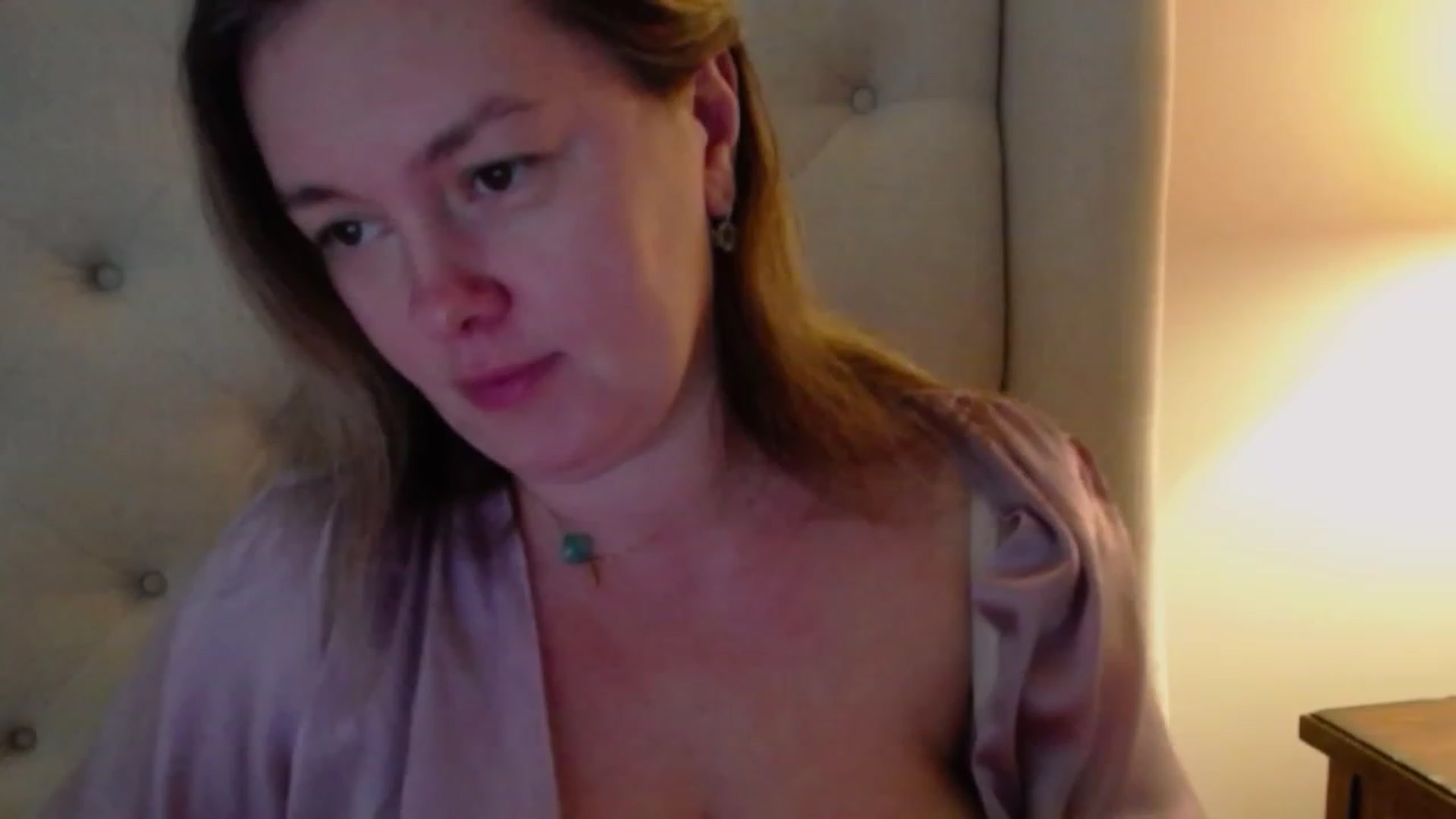 Gallery image thumbnail from J0llye's myfreecams stream on, 12/19/2023, 17:32 image 20 of 20