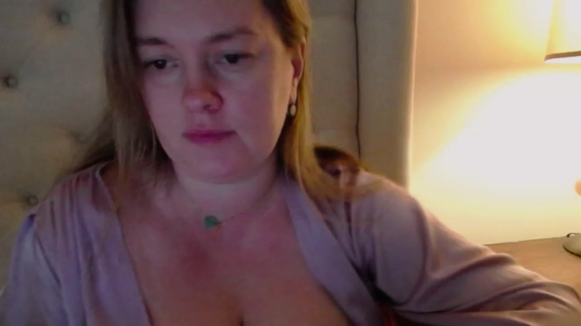 Gallery image thumbnail from J0llye's myfreecams stream on, 12/19/2023, 20:43 image 13 of 20