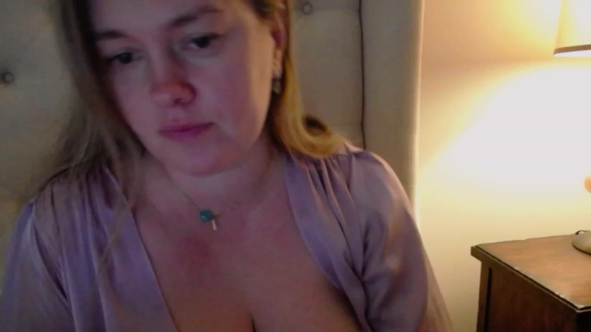 Gallery image thumbnail from J0llye's myfreecams stream on, 12/19/2023, 20:43 image 7 of 20