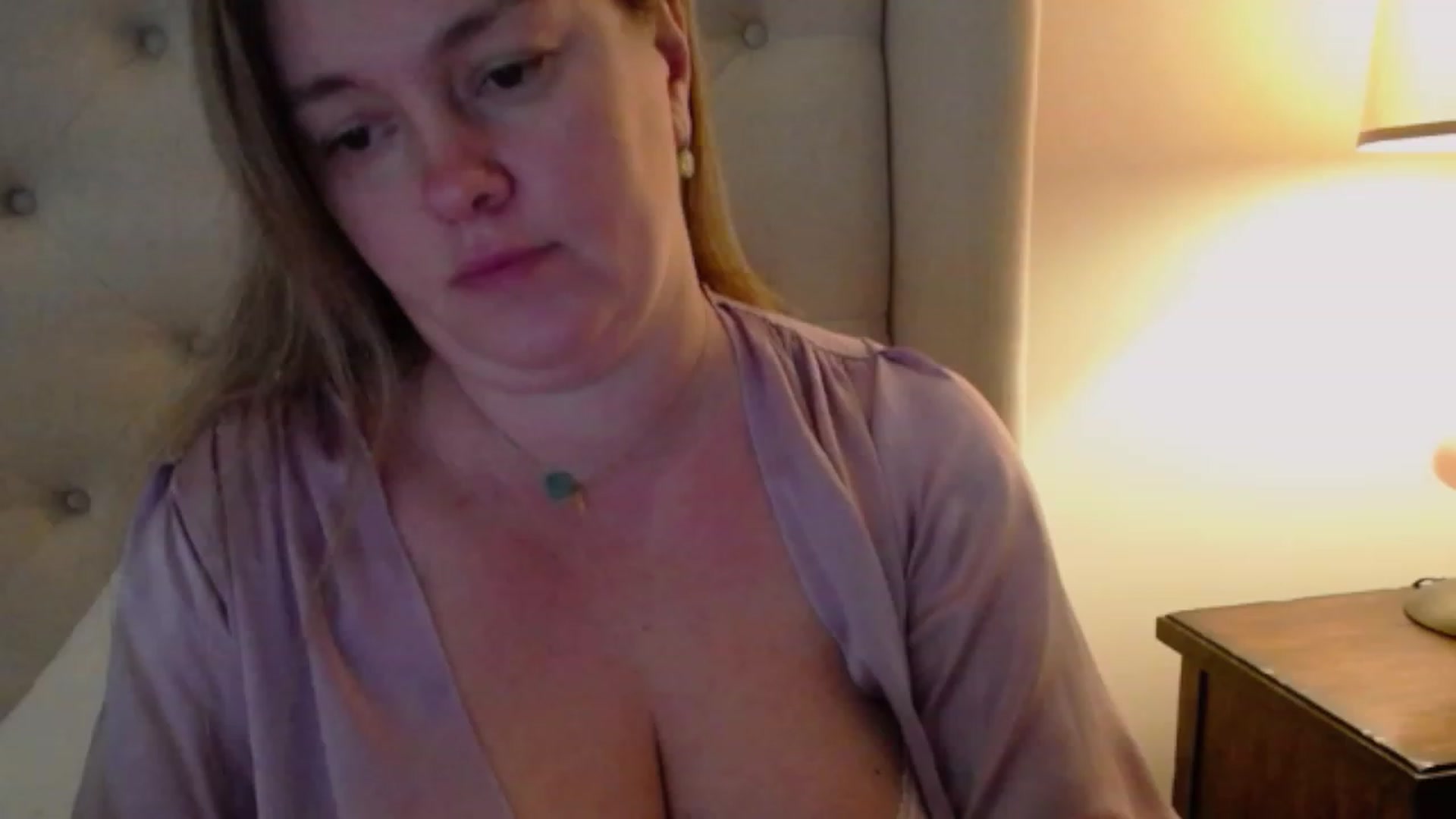 Gallery image thumbnail from J0llye's myfreecams stream on, 12/19/2023, 20:43 image 8 of 20