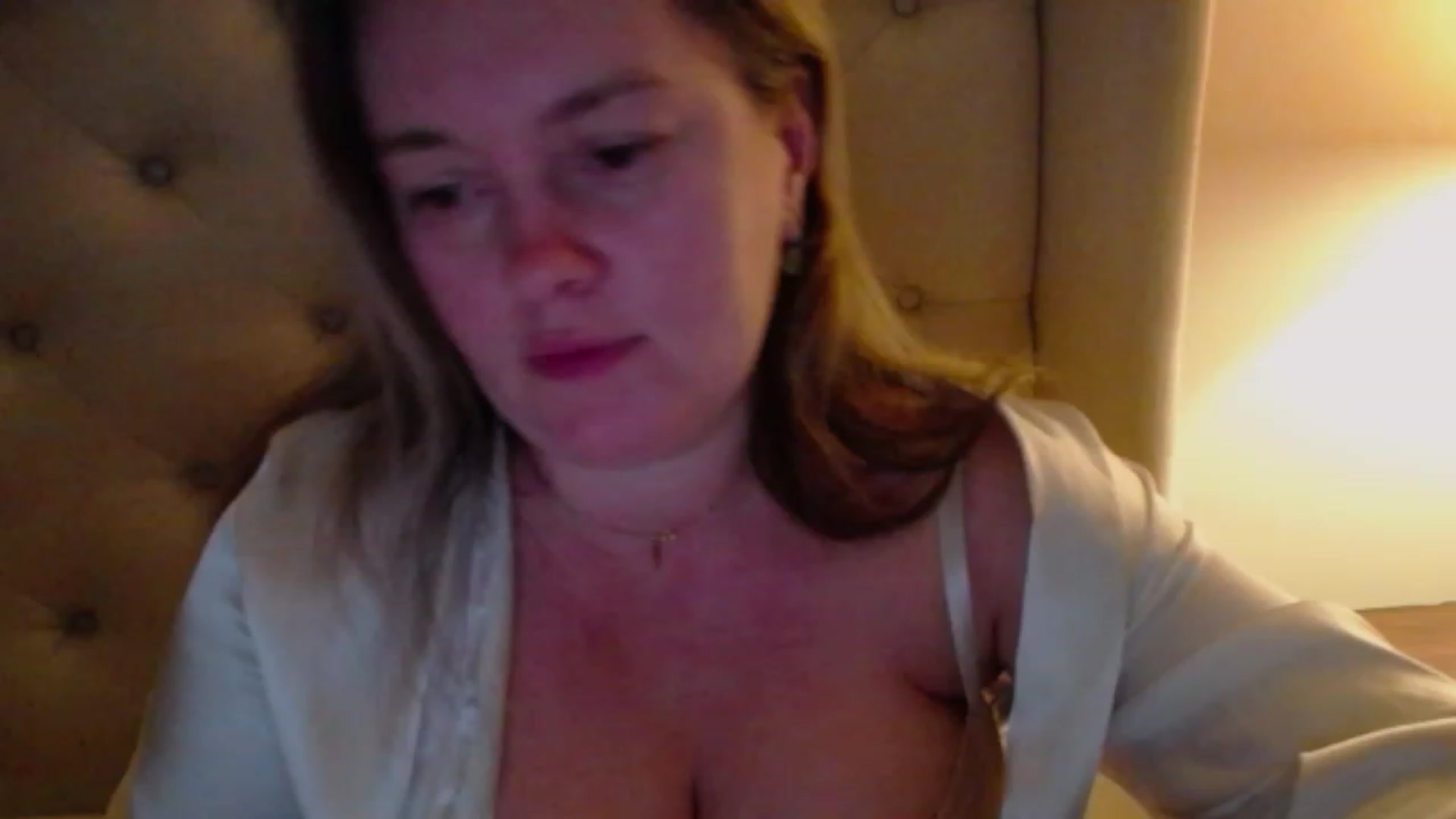Gallery image thumbnail from J0llye's myfreecams stream on, 12/21/2023, 05:08 image 2 of 20