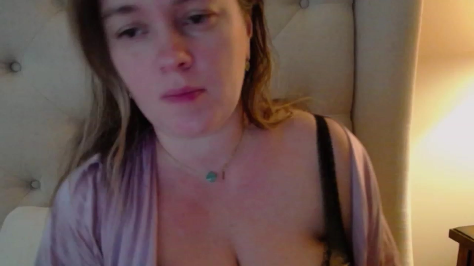 Gallery image thumbnail from J0llye's myfreecams stream on, 12/21/2023, 17:29 image 12 of 20