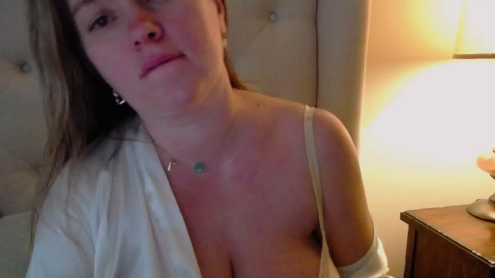 Gallery image thumbnail from J0llye's myfreecams stream on, 12/30/2023, 21:28 image 8 of 20