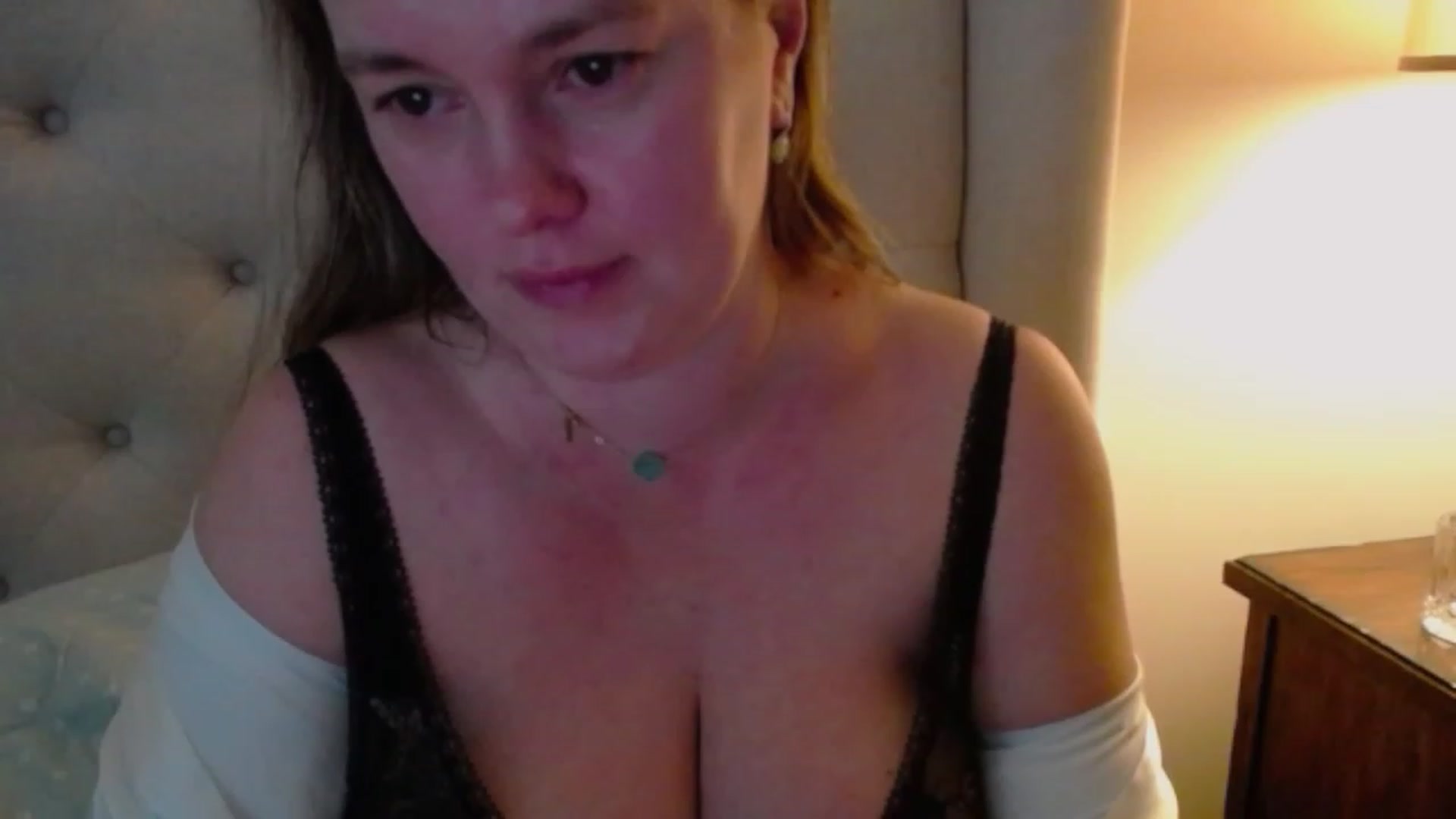 Gallery image thumbnail from J0llye's myfreecams stream on, 01/02/2024, 21:21 image 20 of 20