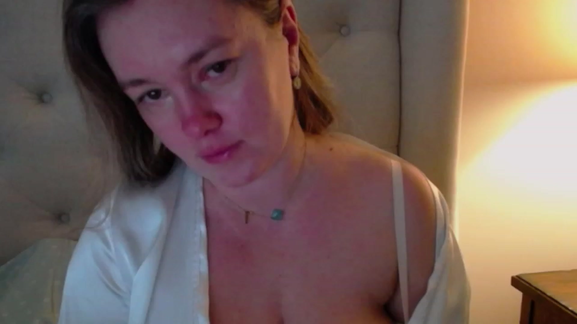 Gallery image thumbnail from J0llye's myfreecams stream on, 01/03/2024, 20:19 image 1 of 20