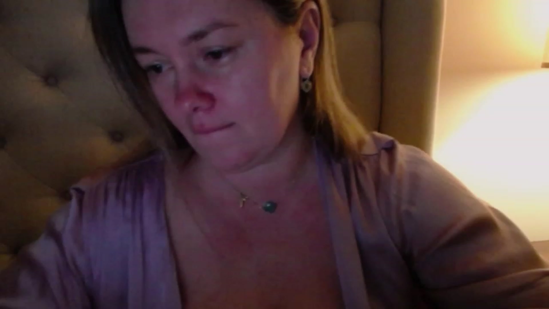 Gallery image thumbnail from J0llye's myfreecams stream on, 01/05/2024, 04:23 image 5 of 20