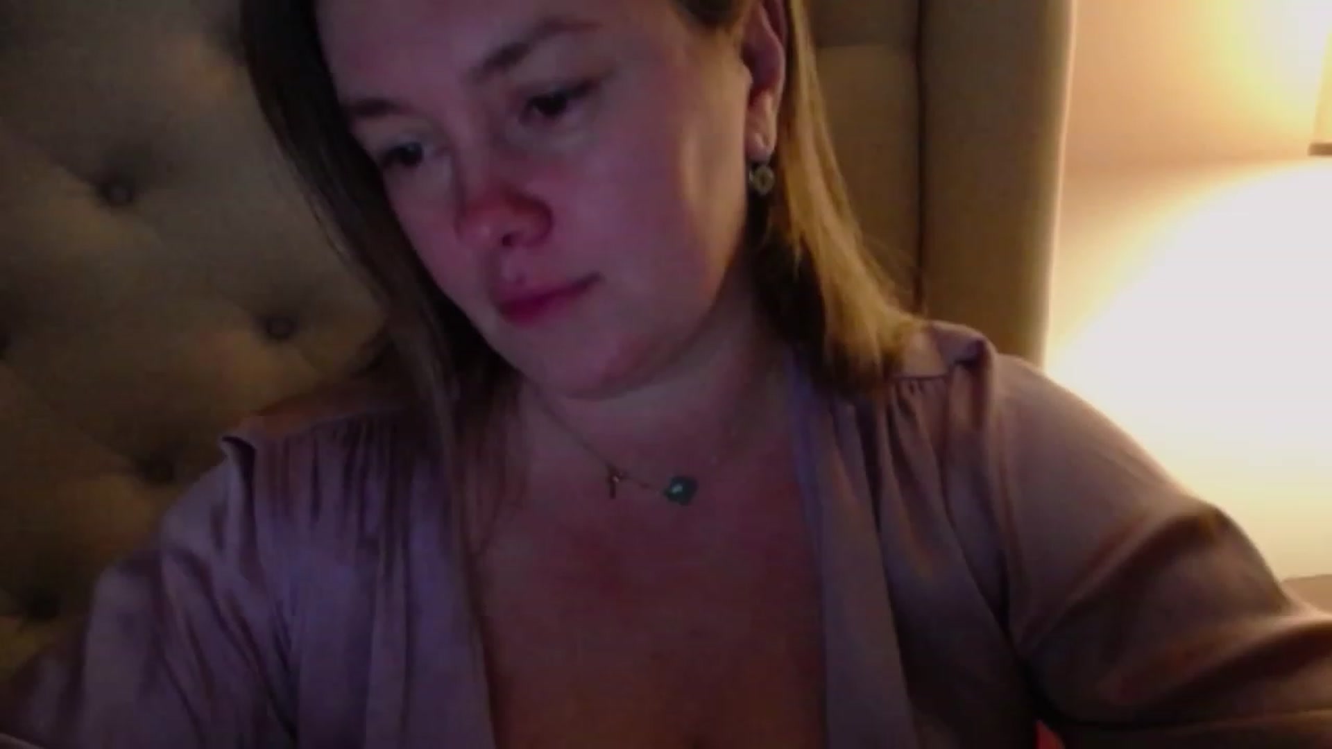 Gallery image thumbnail from J0llye's myfreecams stream on, 01/05/2024, 04:23 image 19 of 20