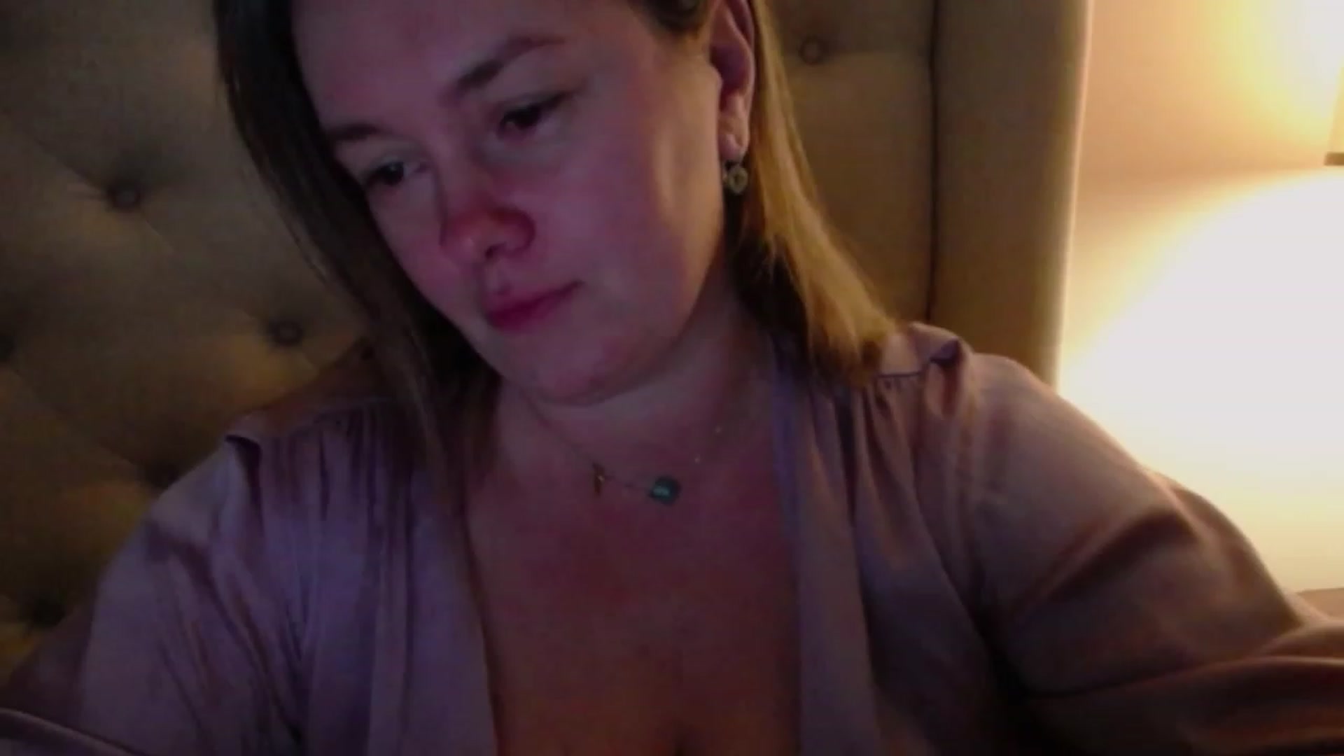 Gallery image thumbnail from J0llye's myfreecams stream on, 01/05/2024, 04:23 image 11 of 20