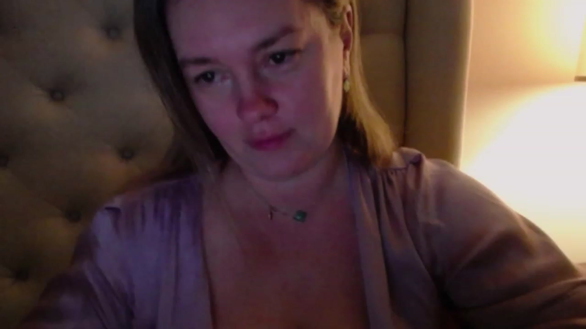 Gallery image thumbnail from J0llye's myfreecams stream on, 01/05/2024, 04:23 image 4 of 20