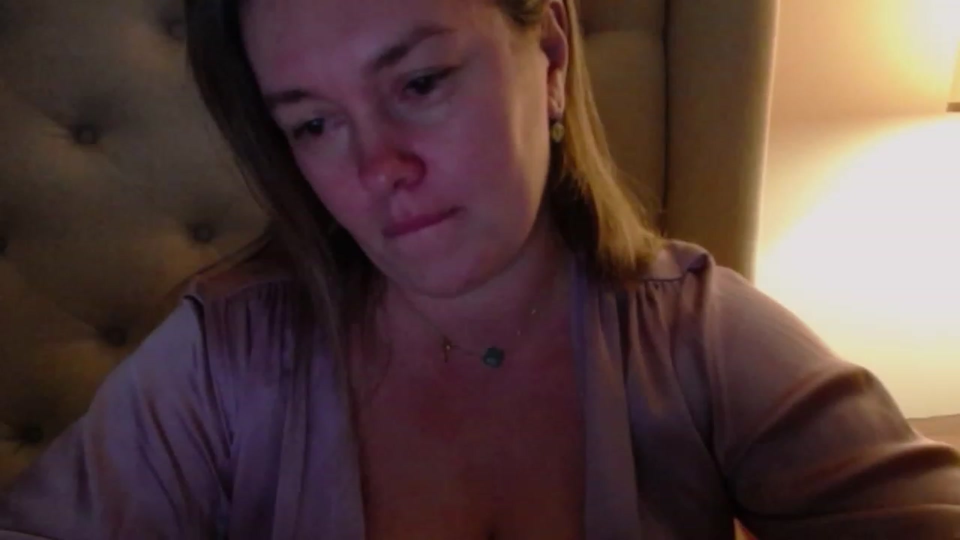 Gallery image thumbnail from J0llye's myfreecams stream on, 01/05/2024, 04:23 image 18 of 20