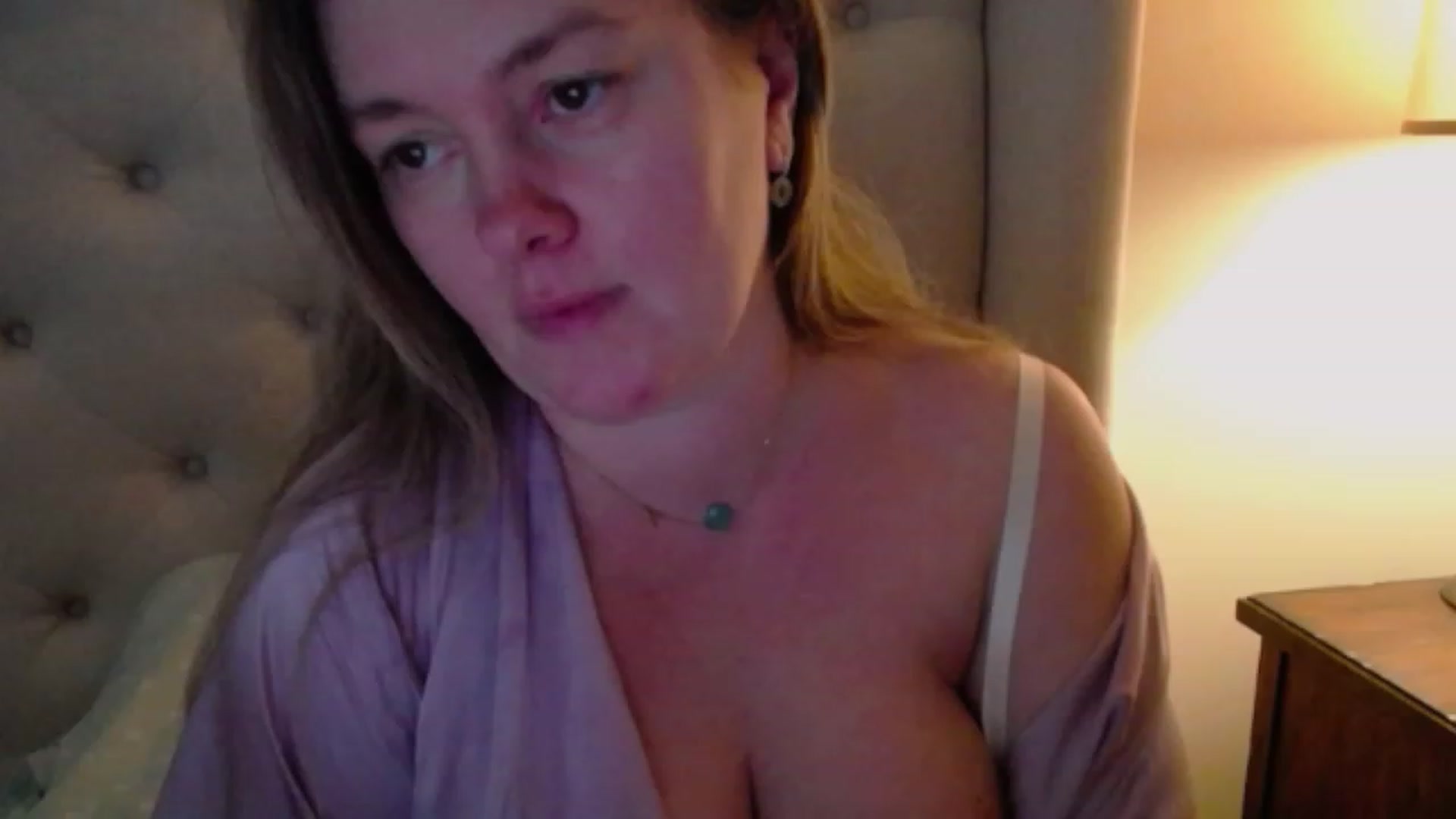 Gallery image thumbnail from J0llye's myfreecams stream on, 01/06/2024, 20:57 image 6 of 20