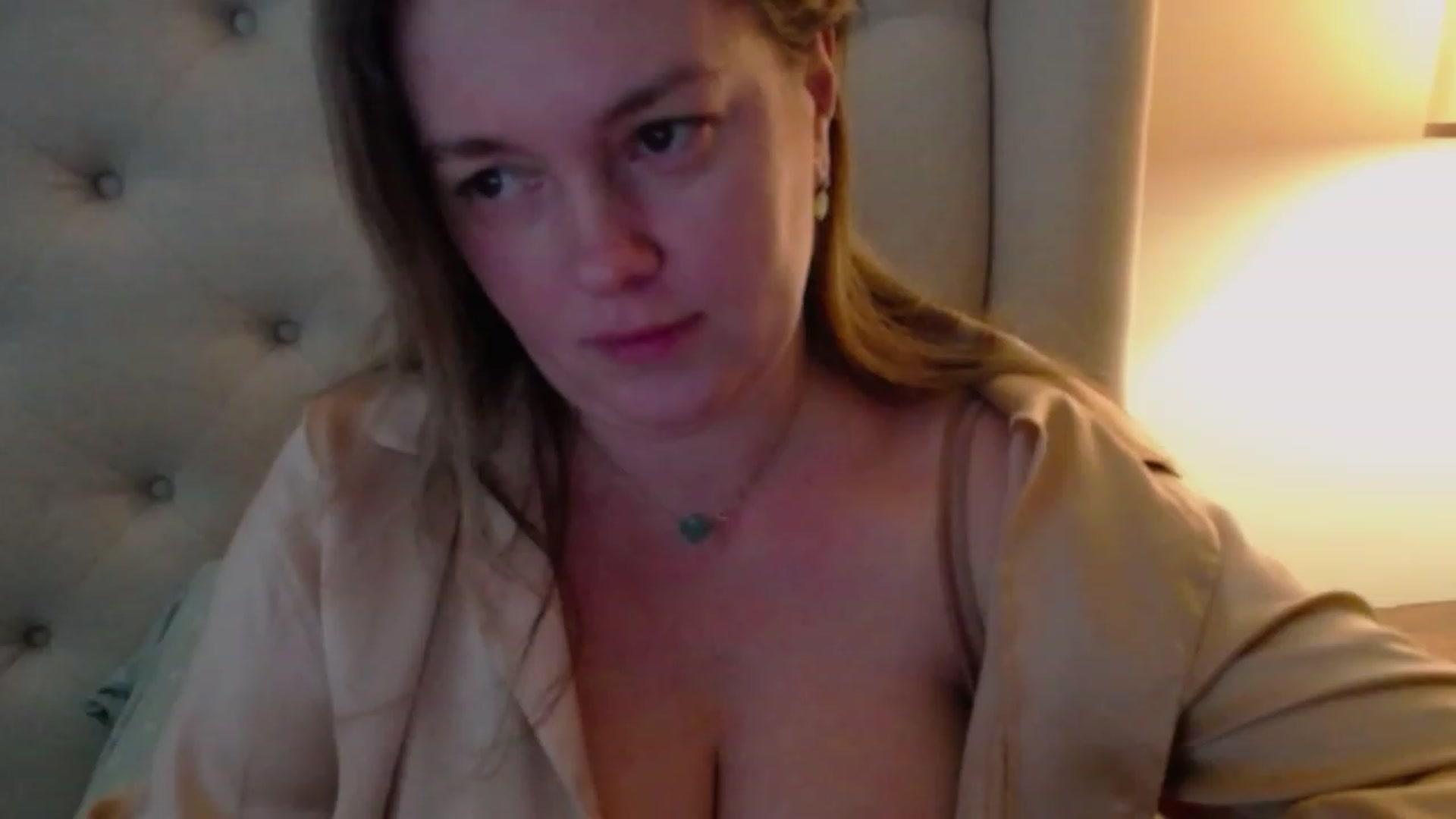 Gallery image thumbnail from J0llye's myfreecams stream on, 01/07/2024, 20:50 image 18 of 20