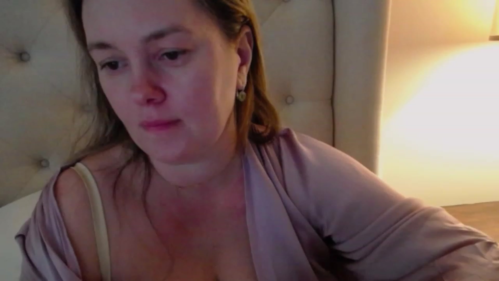 Gallery image thumbnail from J0llye's myfreecams stream on, 01/10/2024, 20:49 image 10 of 20