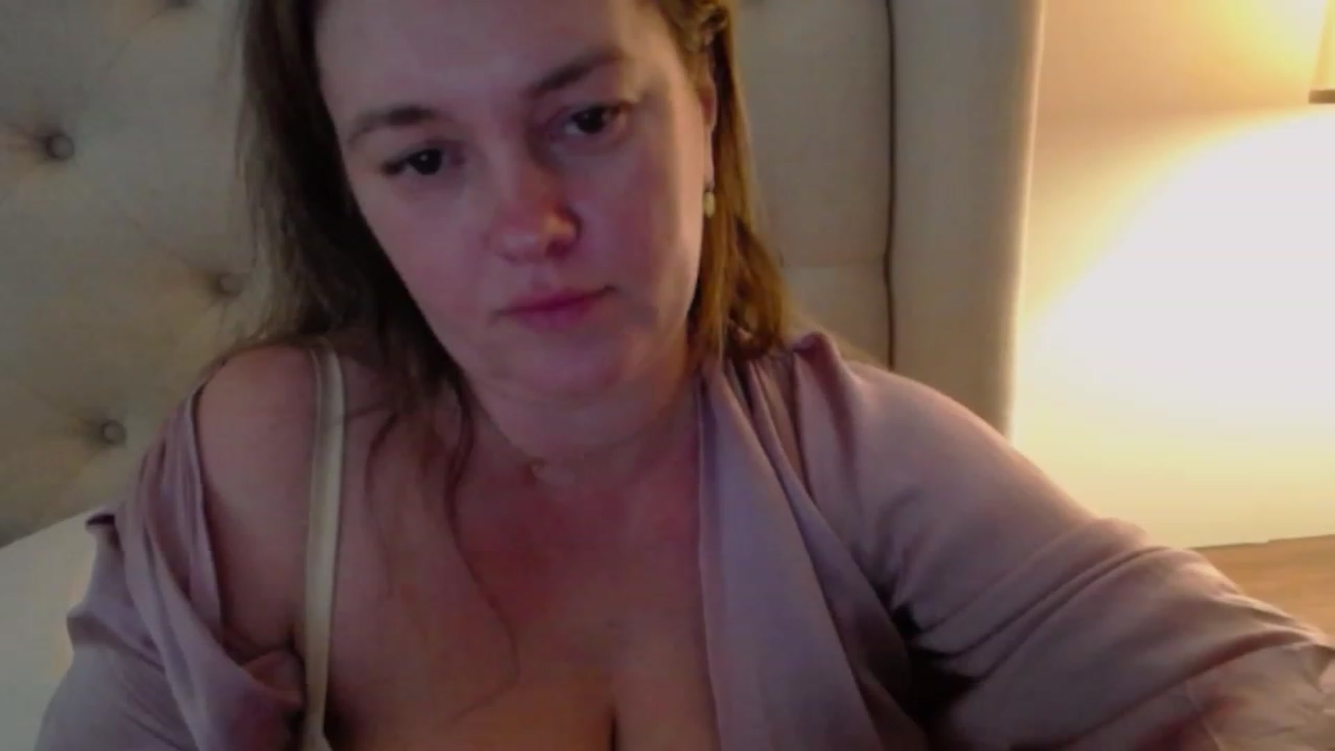 Gallery image thumbnail from J0llye's myfreecams stream on, 01/10/2024, 20:49 image 14 of 20