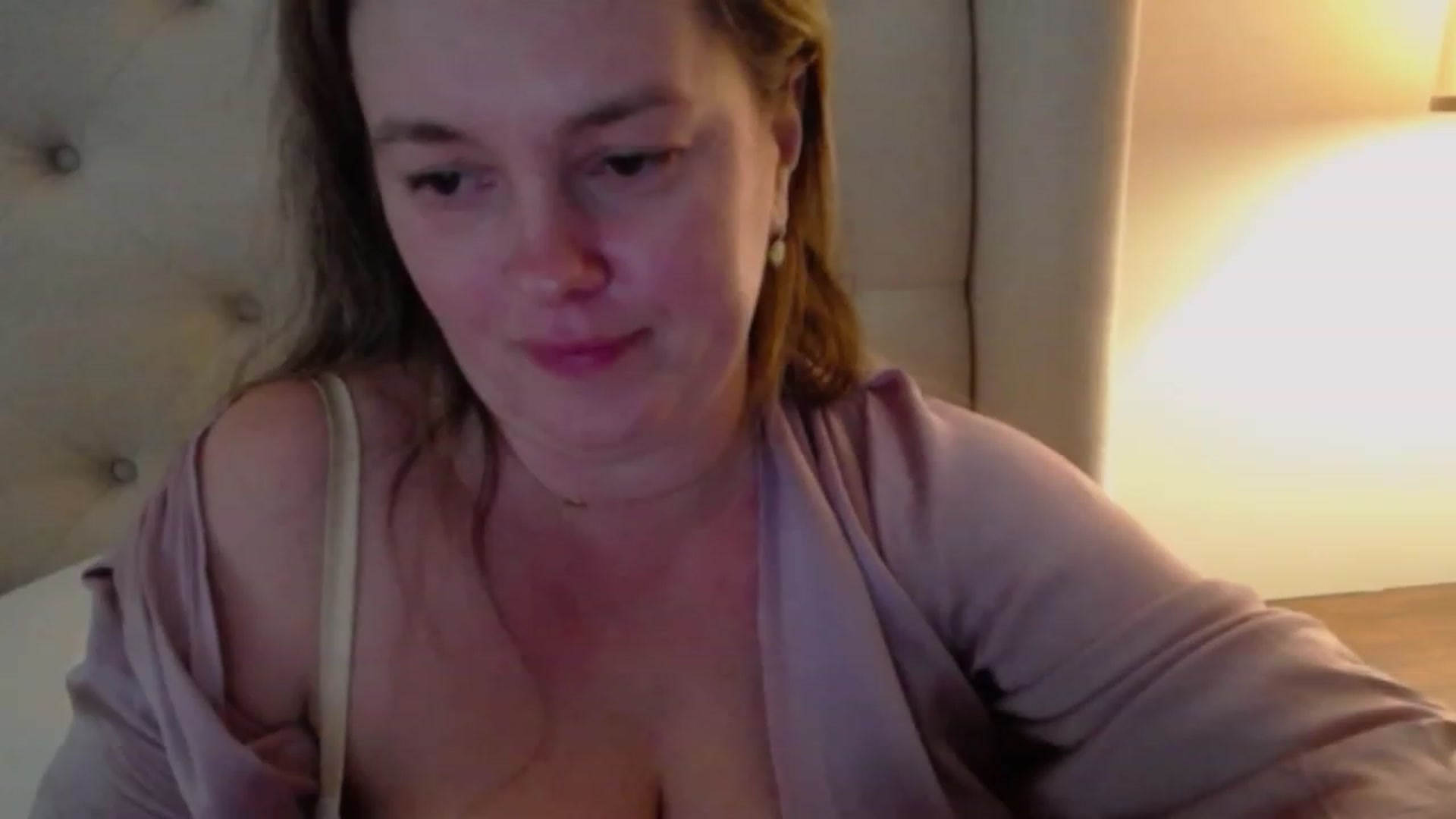Gallery image thumbnail from J0llye's myfreecams stream on, 01/10/2024, 20:49 image 13 of 20