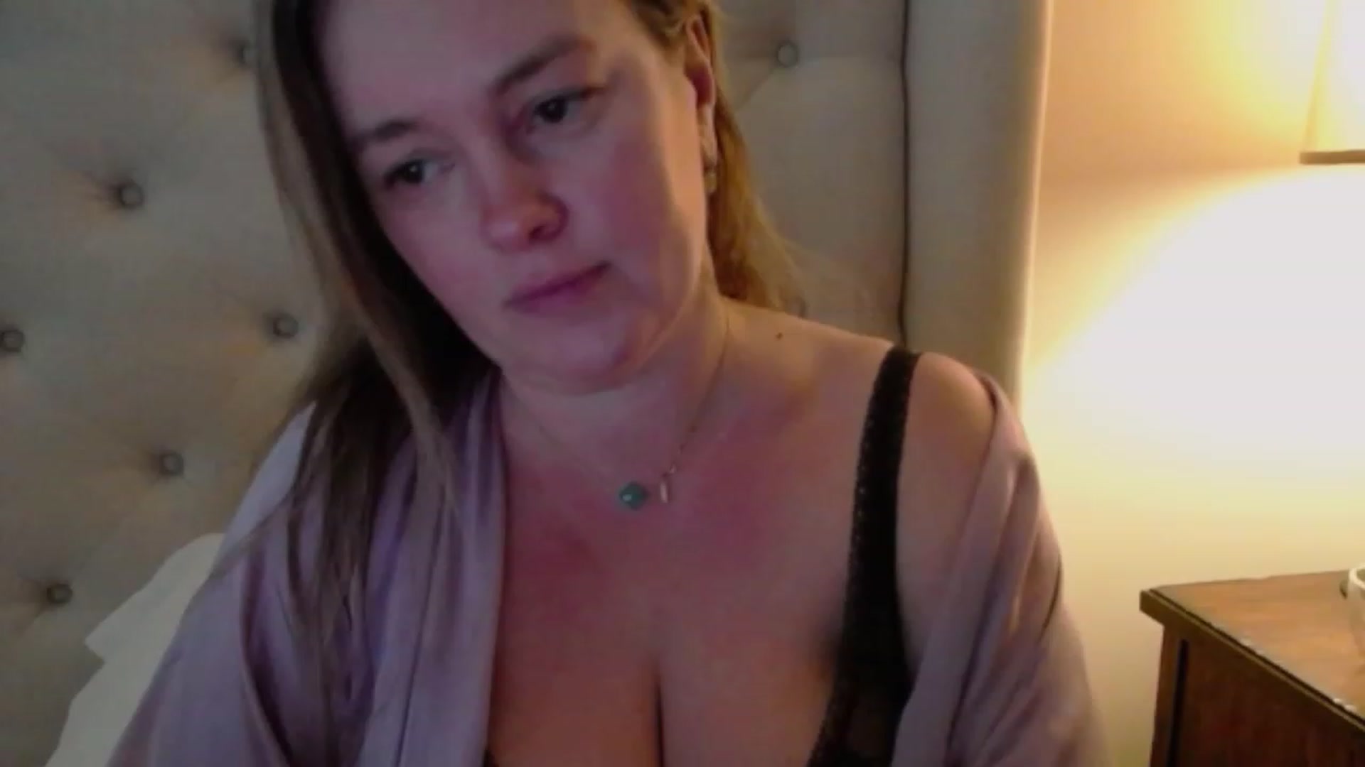 Gallery image thumbnail from J0llye's myfreecams stream on, 01/11/2024, 17:13 image 4 of 20