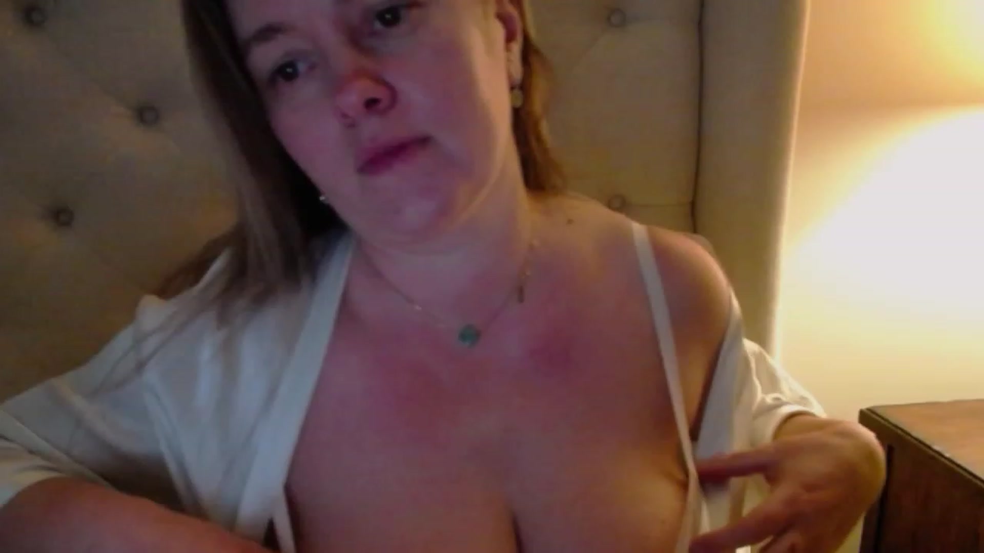 Gallery image thumbnail from J0llye's myfreecams stream on, 01/12/2024, 17:48 image 16 of 20