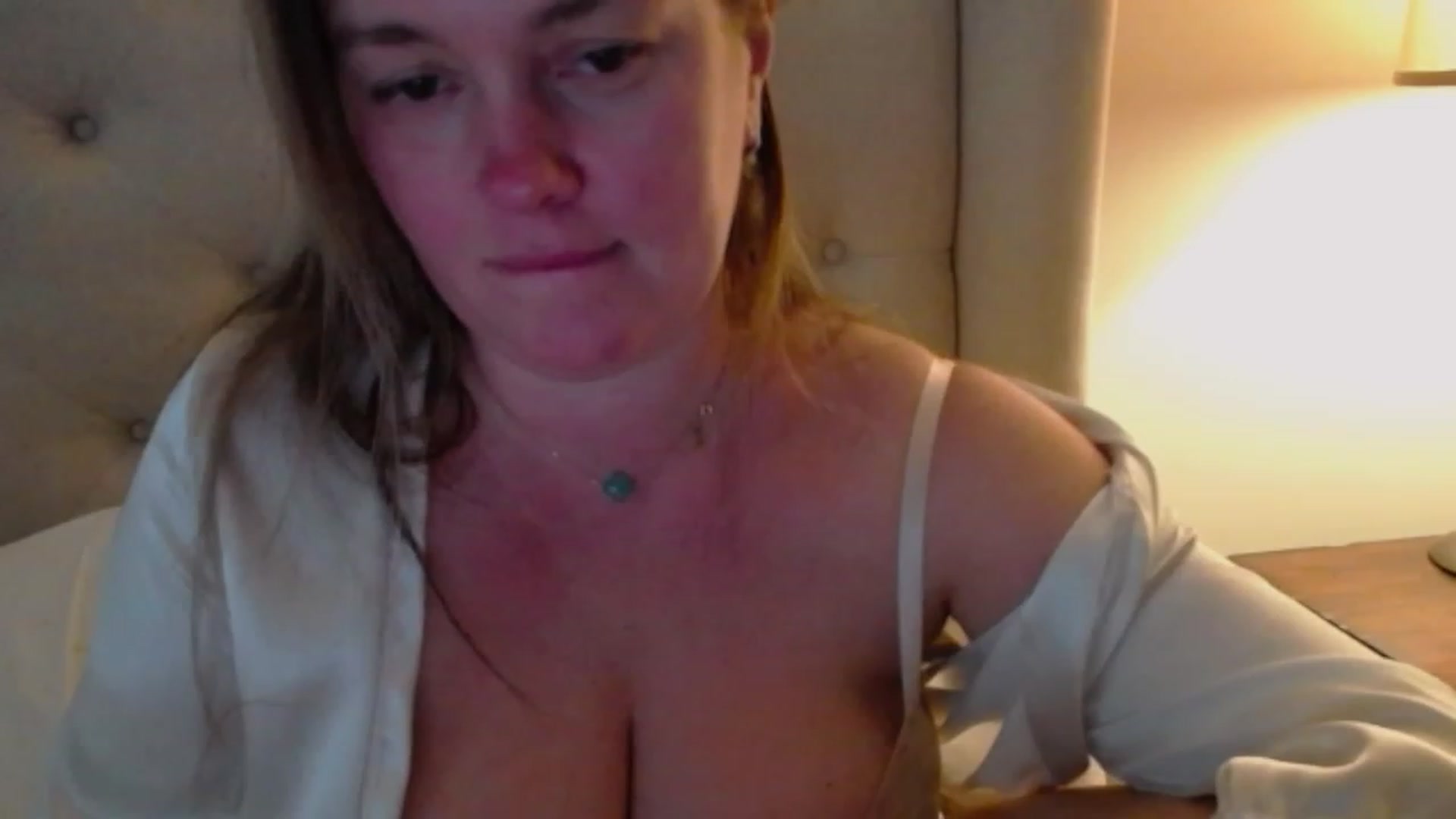 Gallery image thumbnail from J0llye's myfreecams stream on, 01/13/2024, 21:07 image 8 of 20