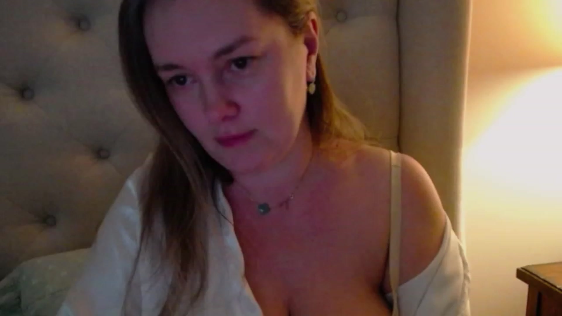 Gallery image thumbnail from J0llye's myfreecams stream on, 01/21/2024, 21:06 image 16 of 20
